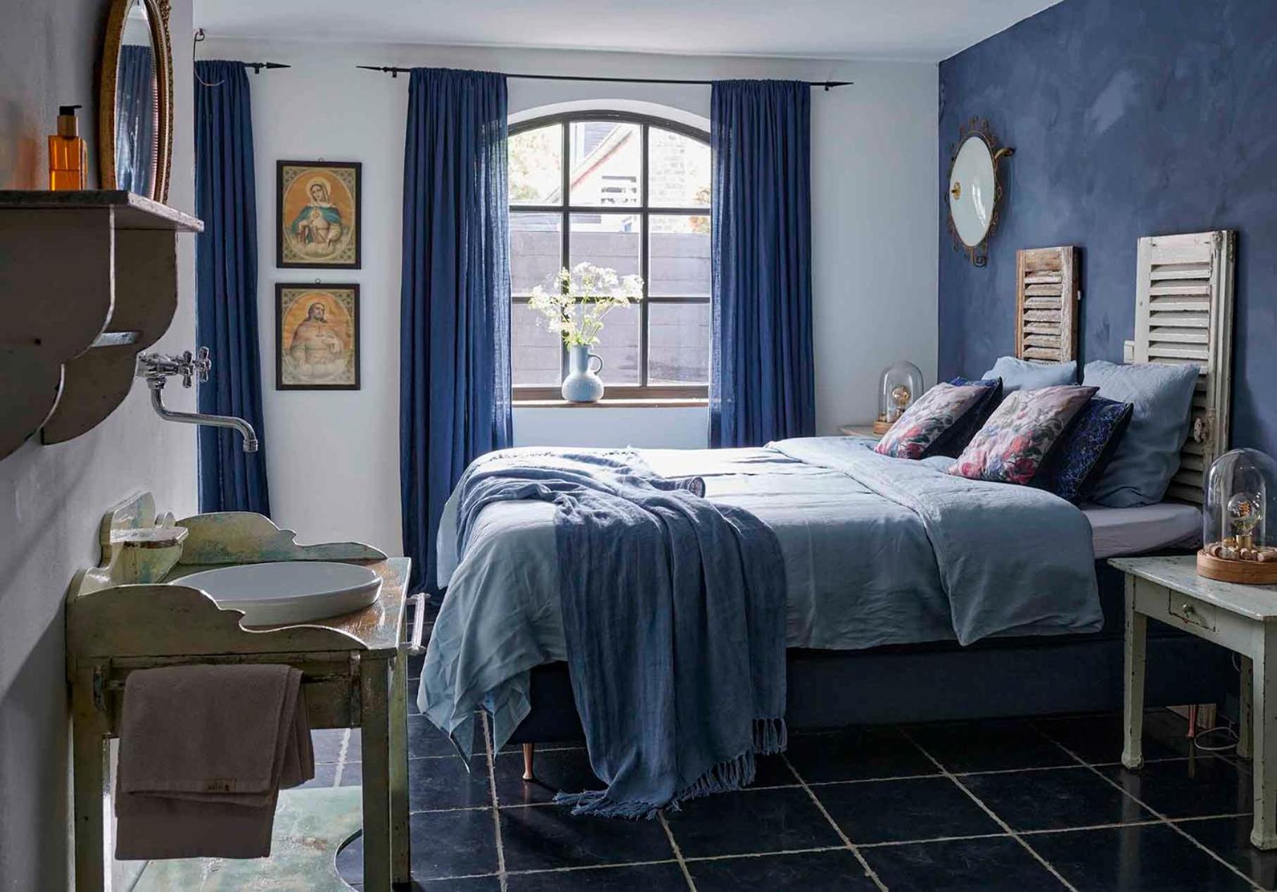 Family Room with Garden View