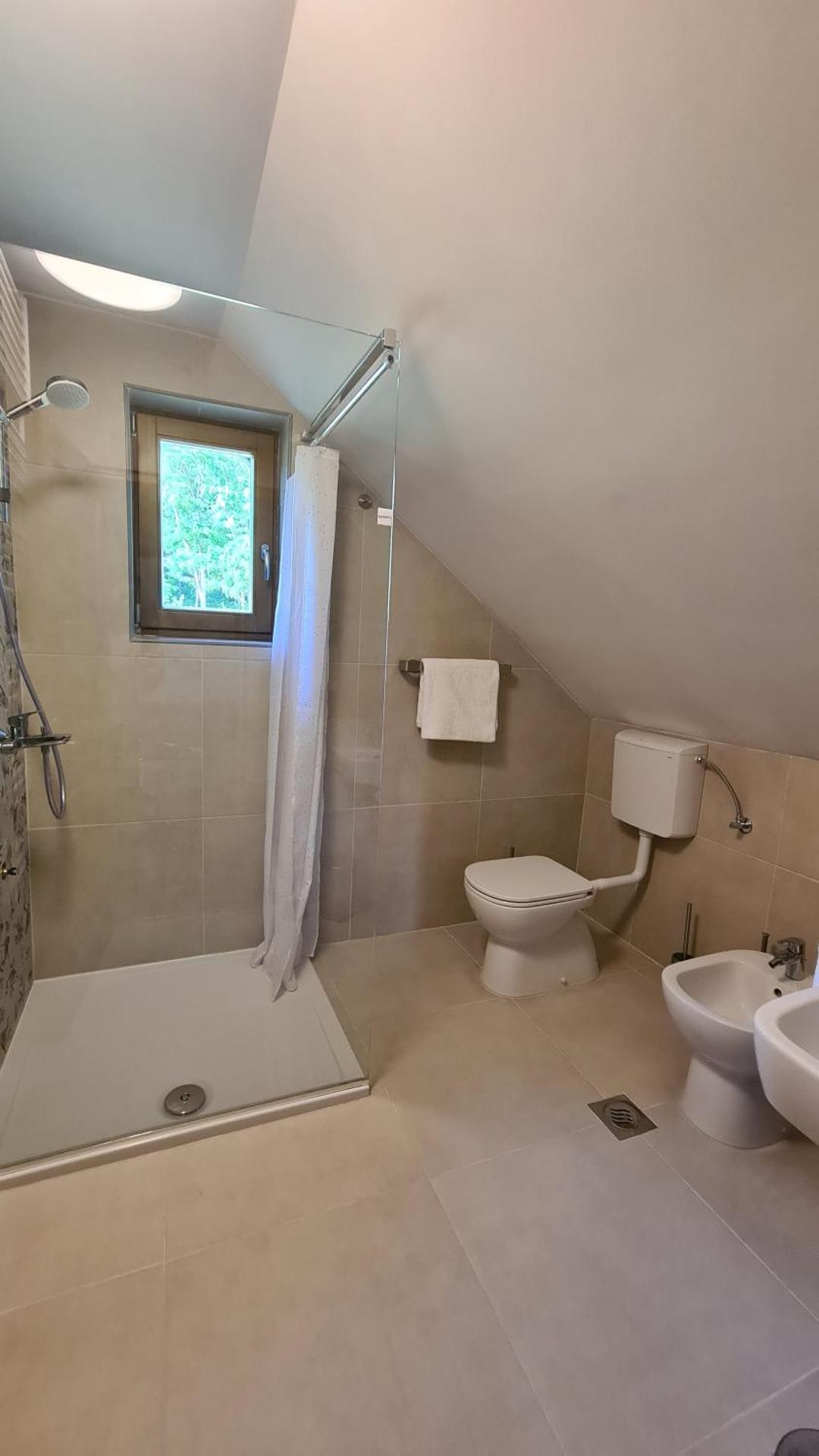 Forestside House Gacka with relax area