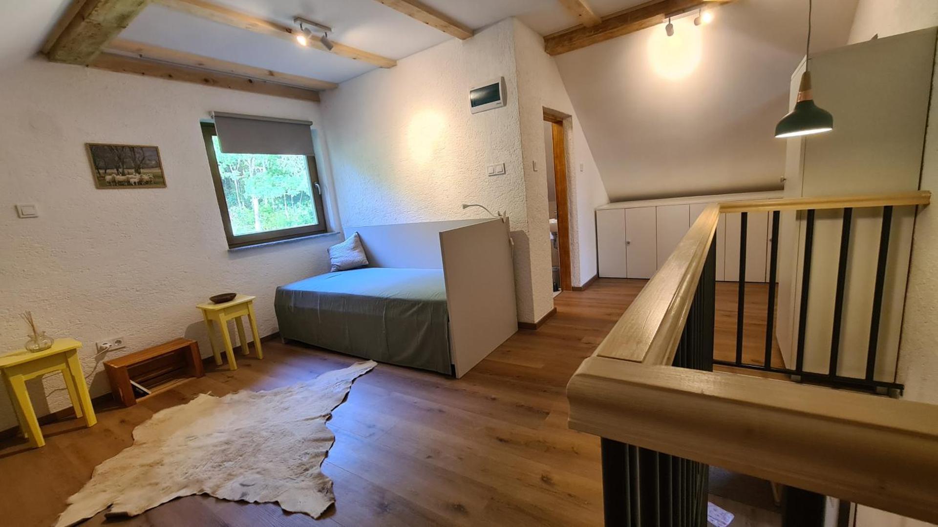 Forestside House Gacka with relax area