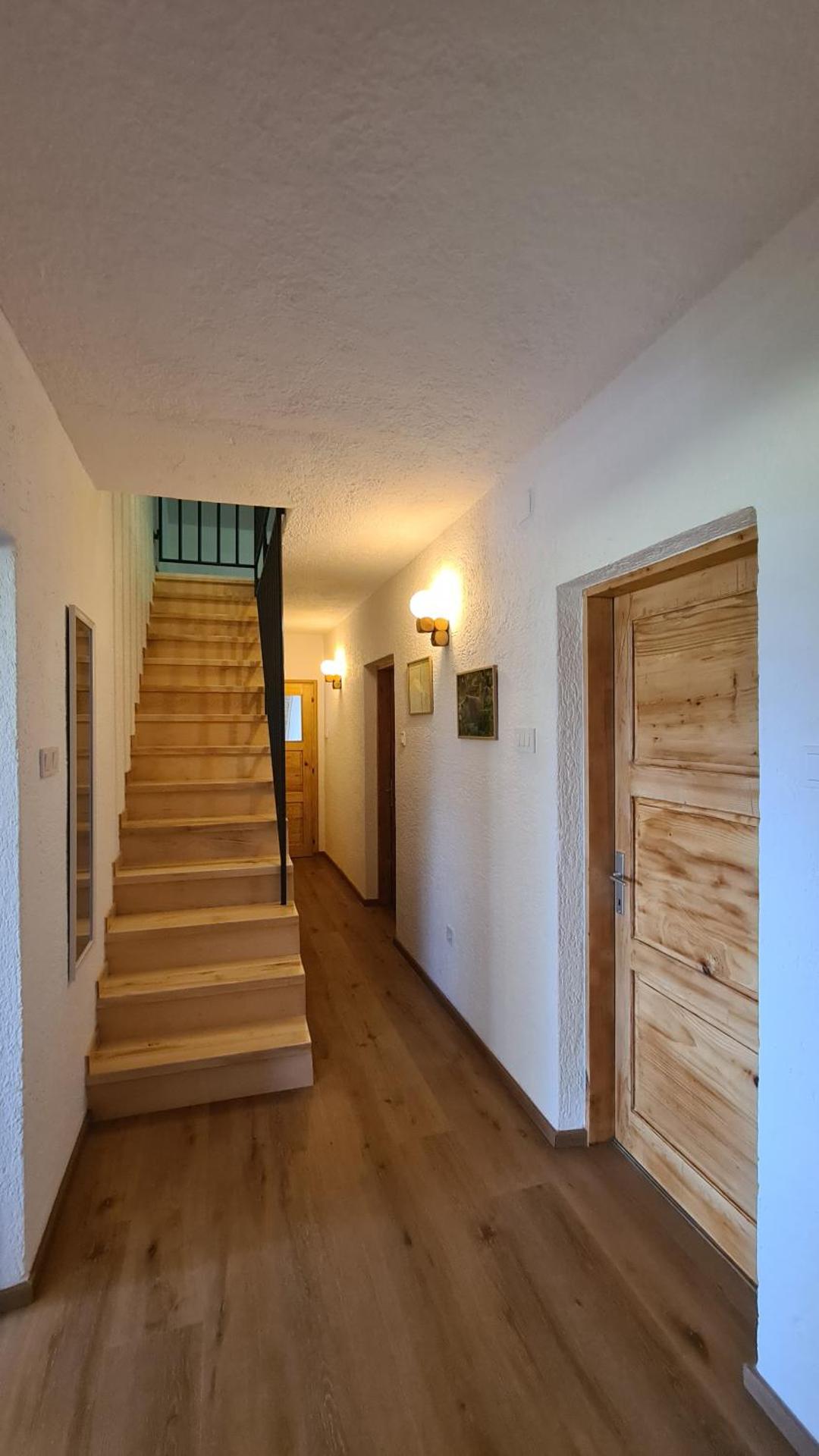 Forestside House Gacka with relax area