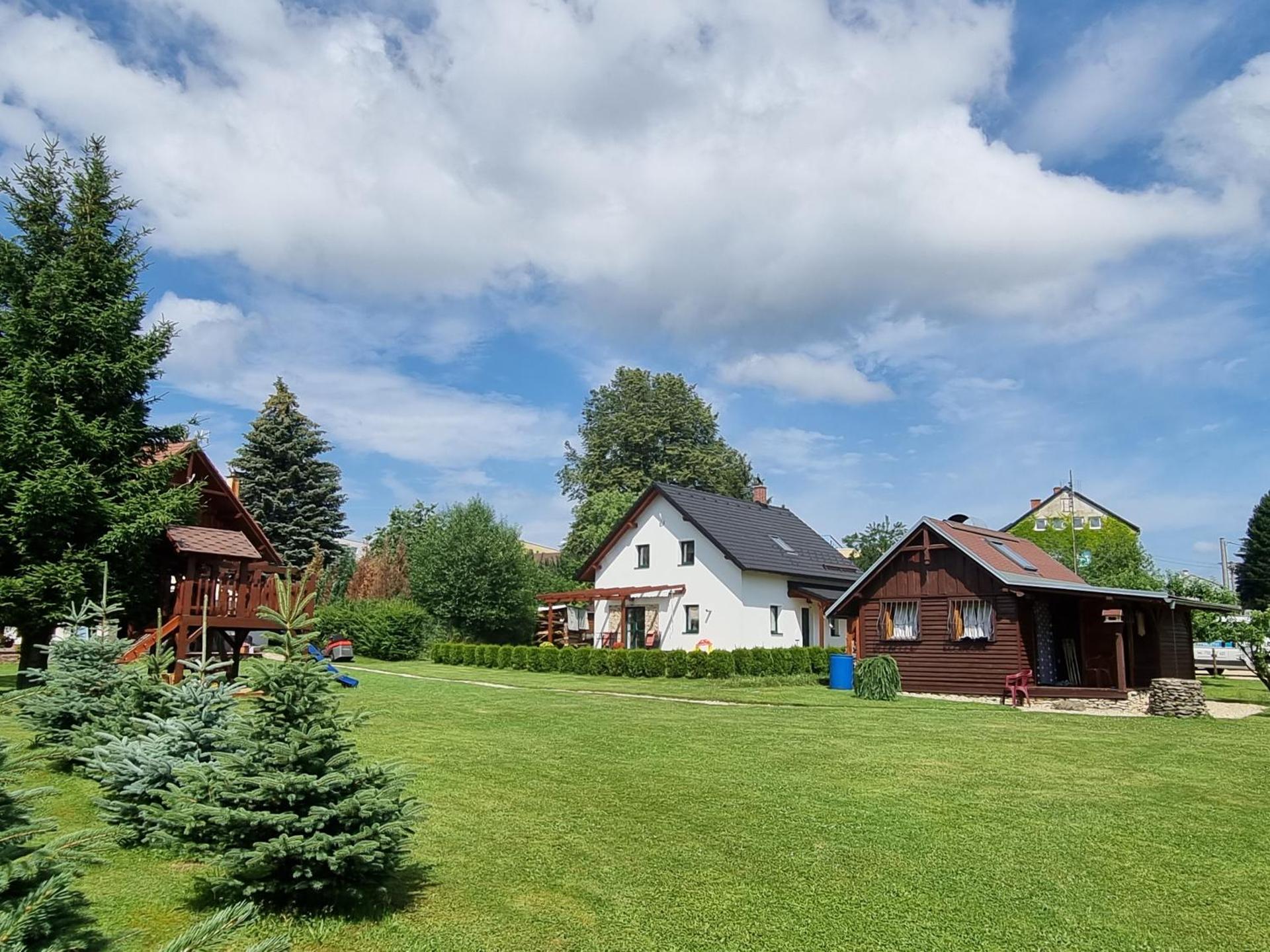 Dům a chatka pod Smrkem