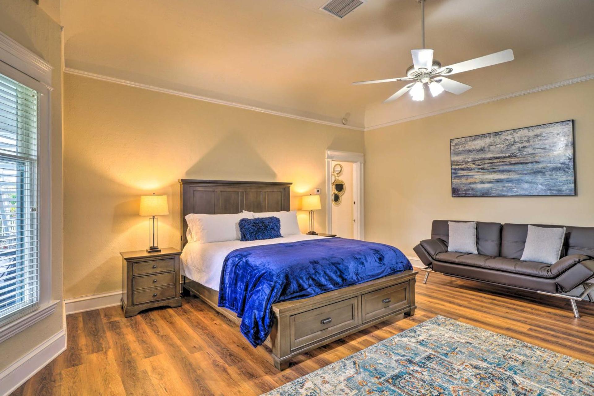 Cozy Carpinteria Apartment Walkable Location