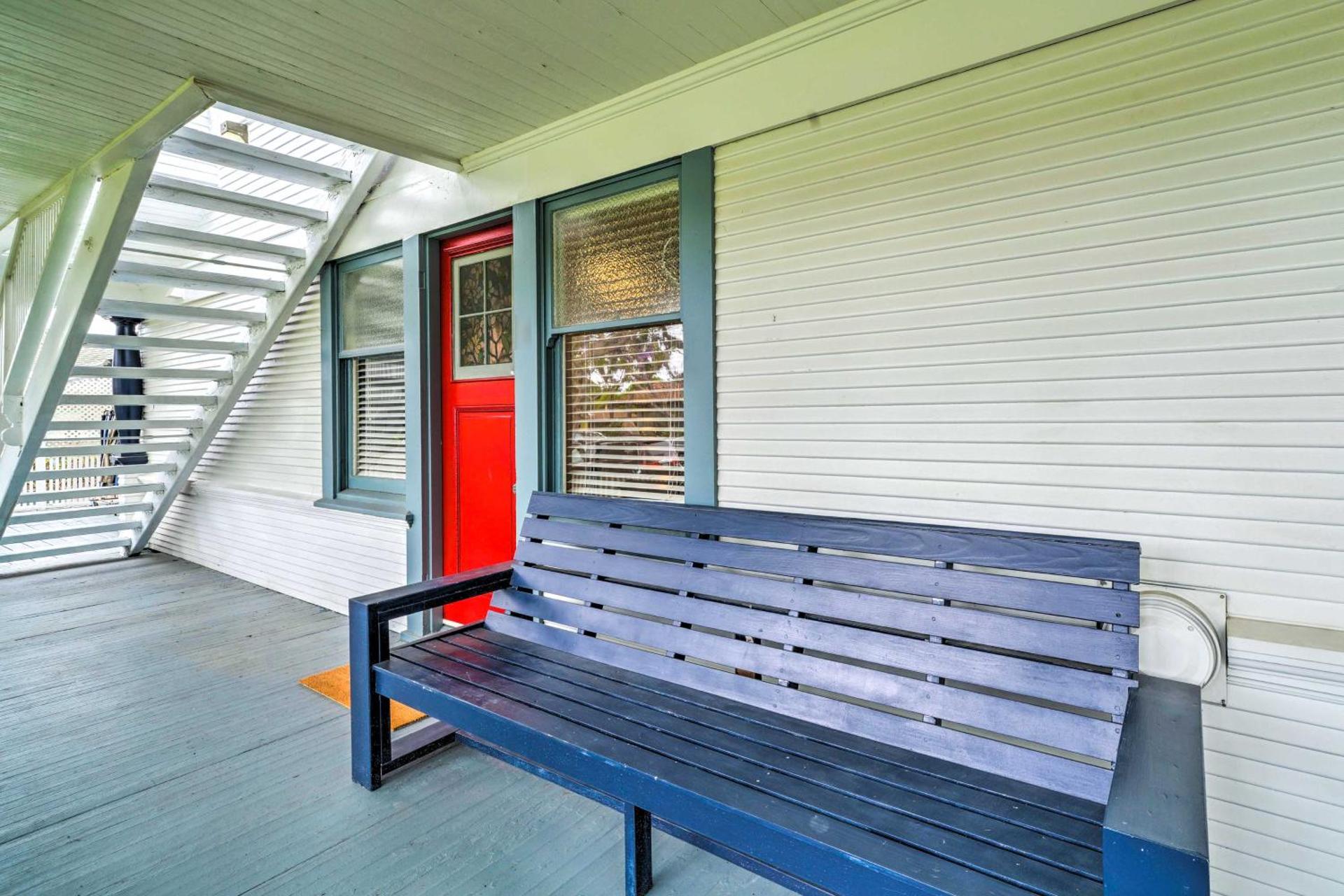 Cozy Carpinteria Apartment Walkable Location