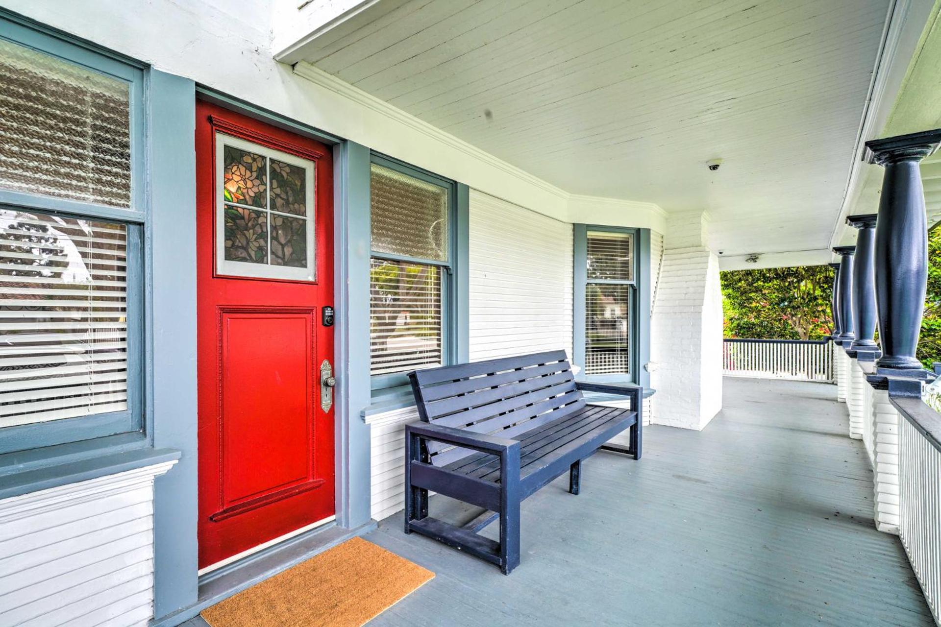 Cozy Carpinteria Apartment Walkable Location