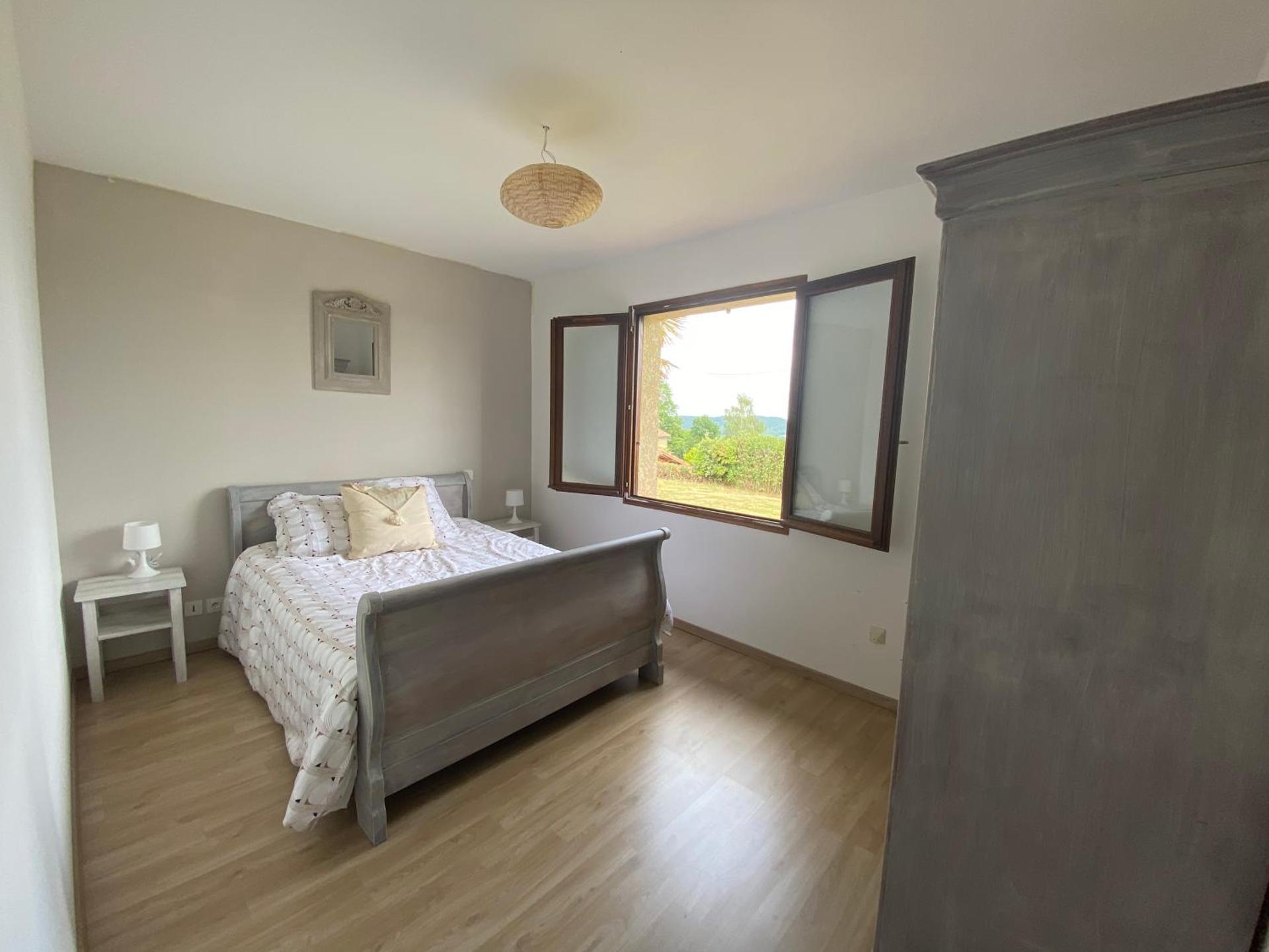 Maison en campagne avec vue sur les Pyrénées