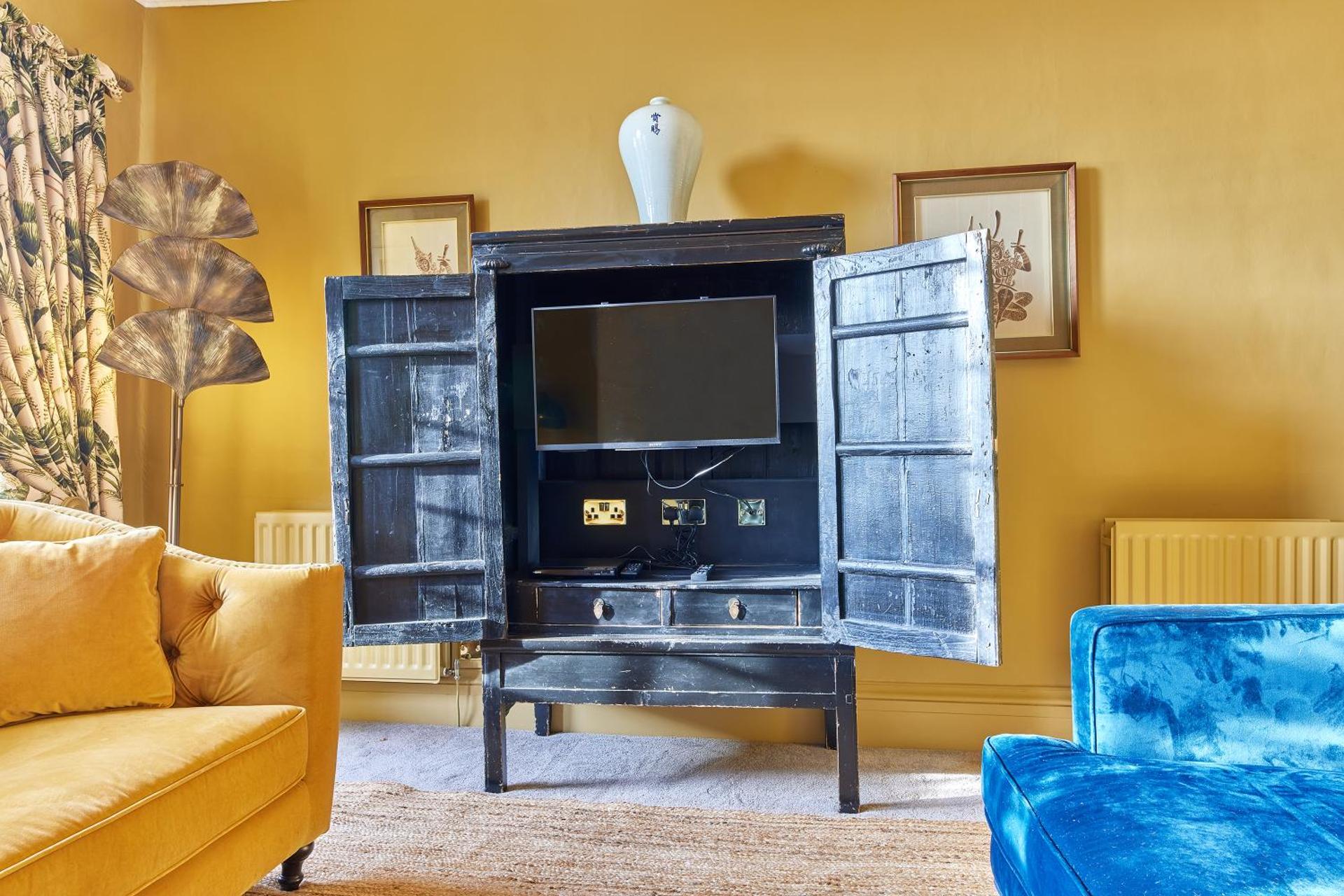 Communal lounge/ TV room