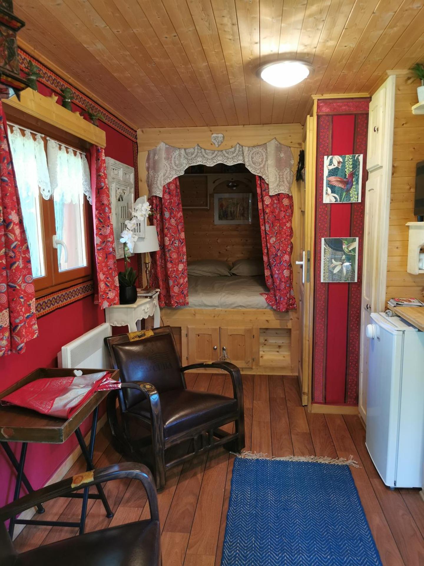 Roulotte HOPE-Le jardin de Mia