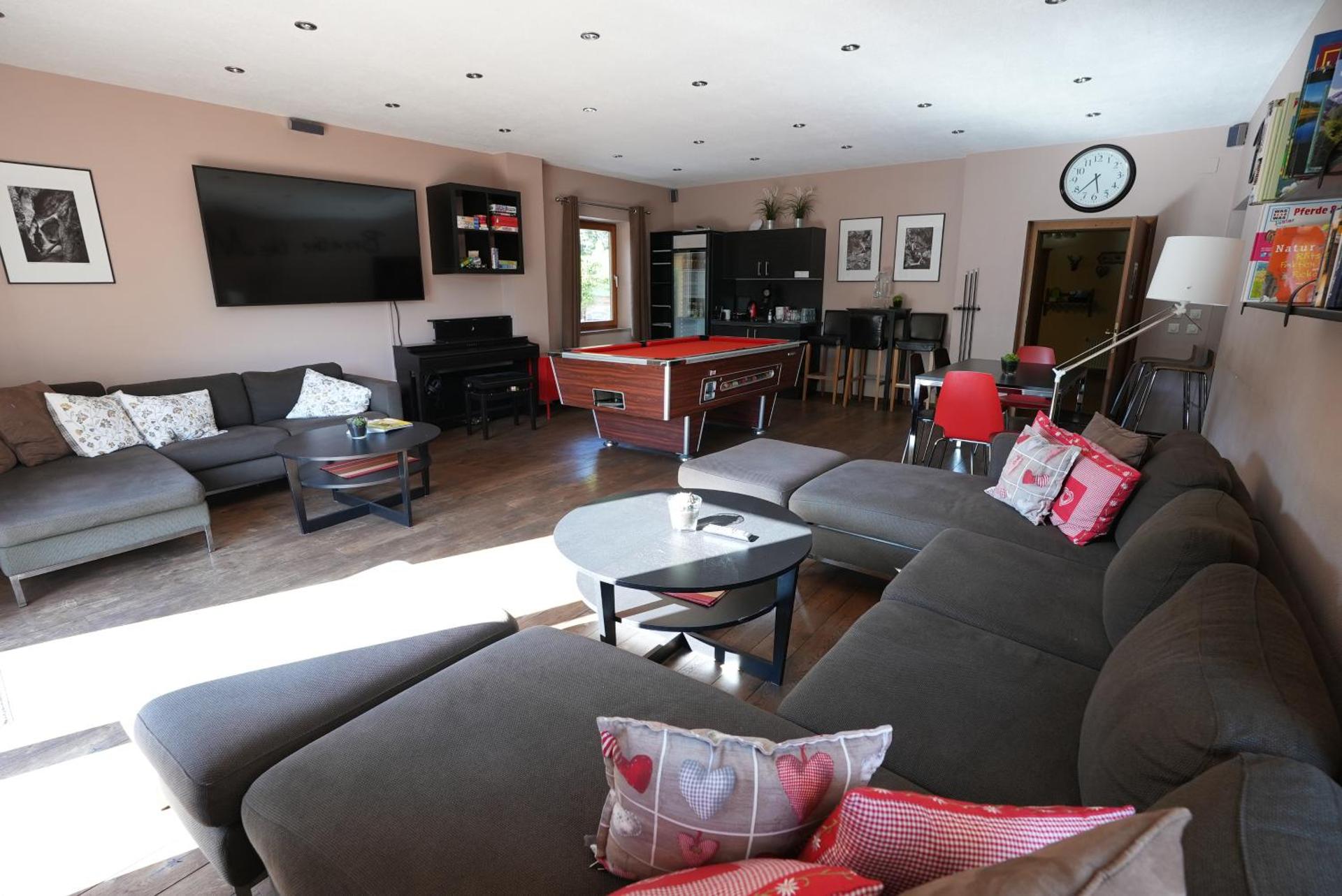 Communal lounge/ TV room