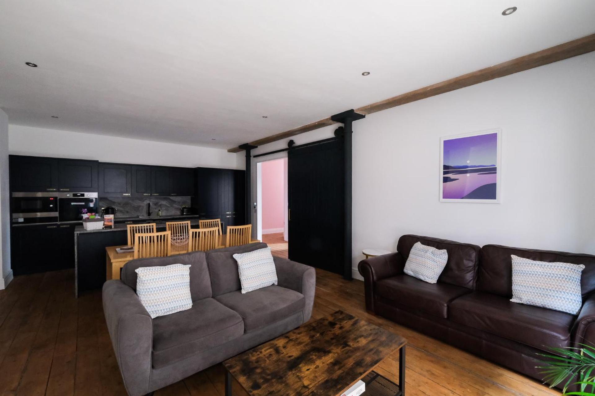 The Eden Warehouse - Pink Apartment (sleeps 4)