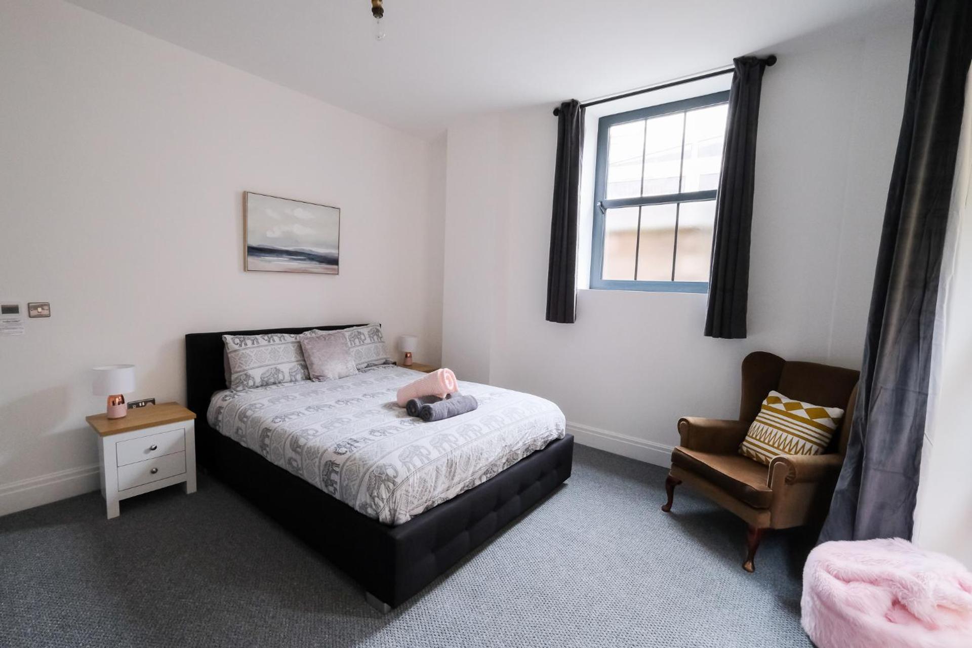 The Eden Warehouse - Pink Apartment (sleeps 4)