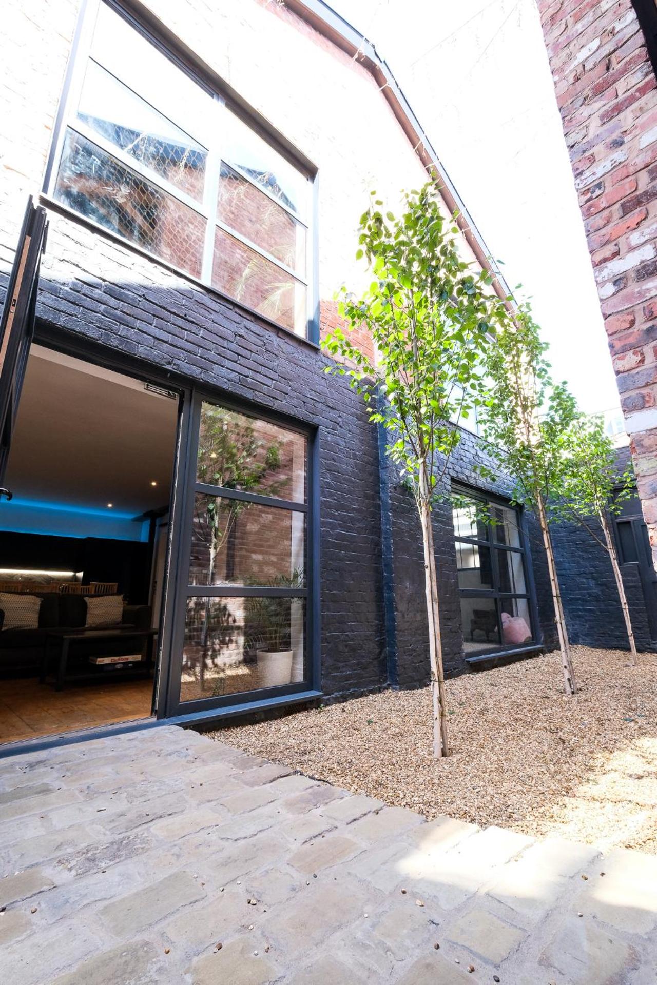 The Eden Warehouse - Pink Apartment (sleeps 4)