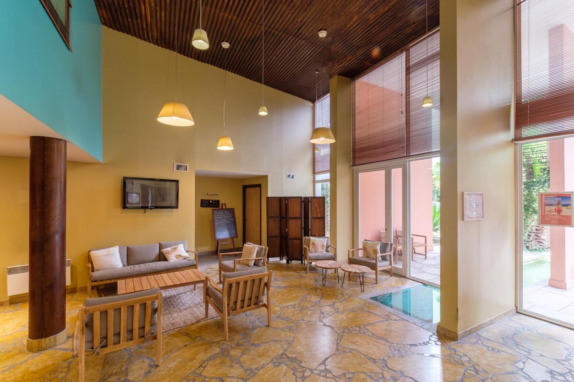 Communal lounge/ TV room