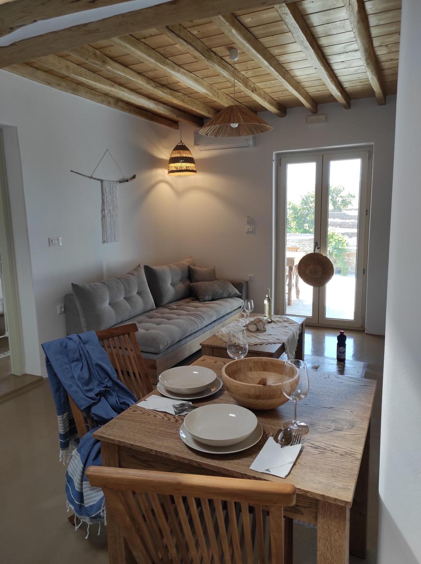 Traditional suites in Chora Kythnos #5