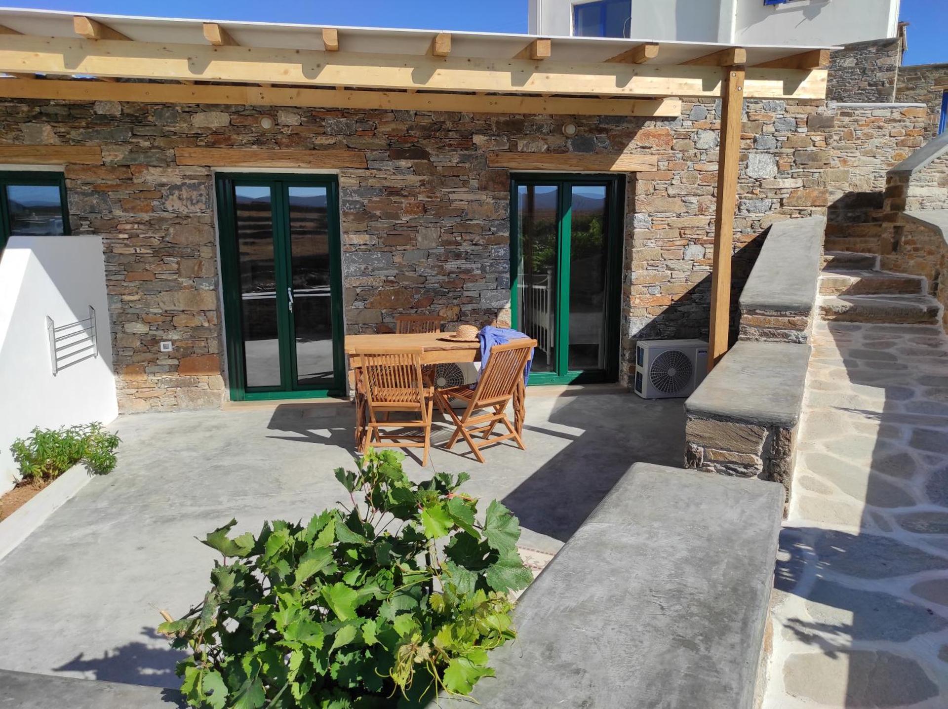 Traditional suites in Chora Kythnos #5