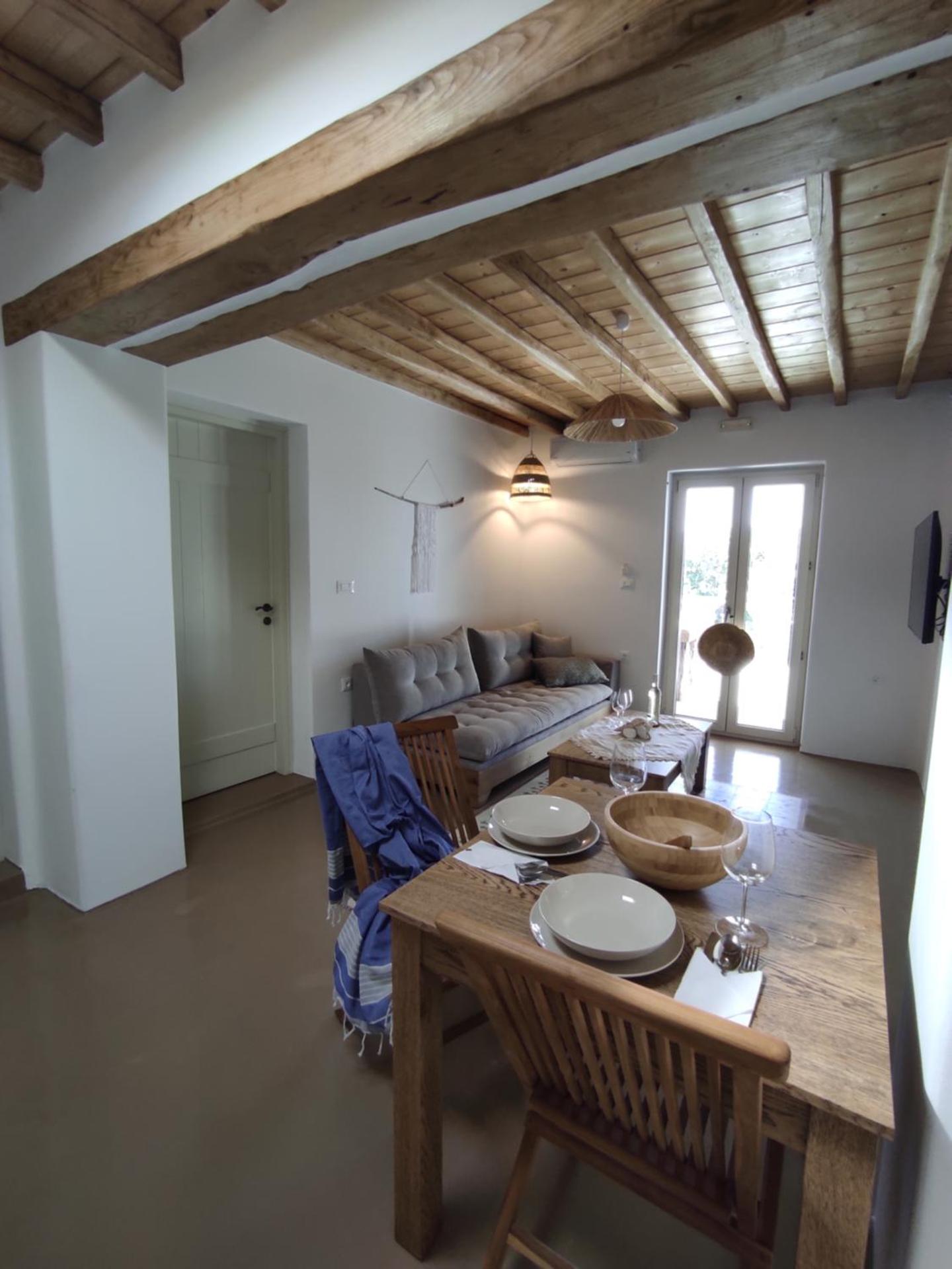 Traditional suites in Chora Kythnos #5