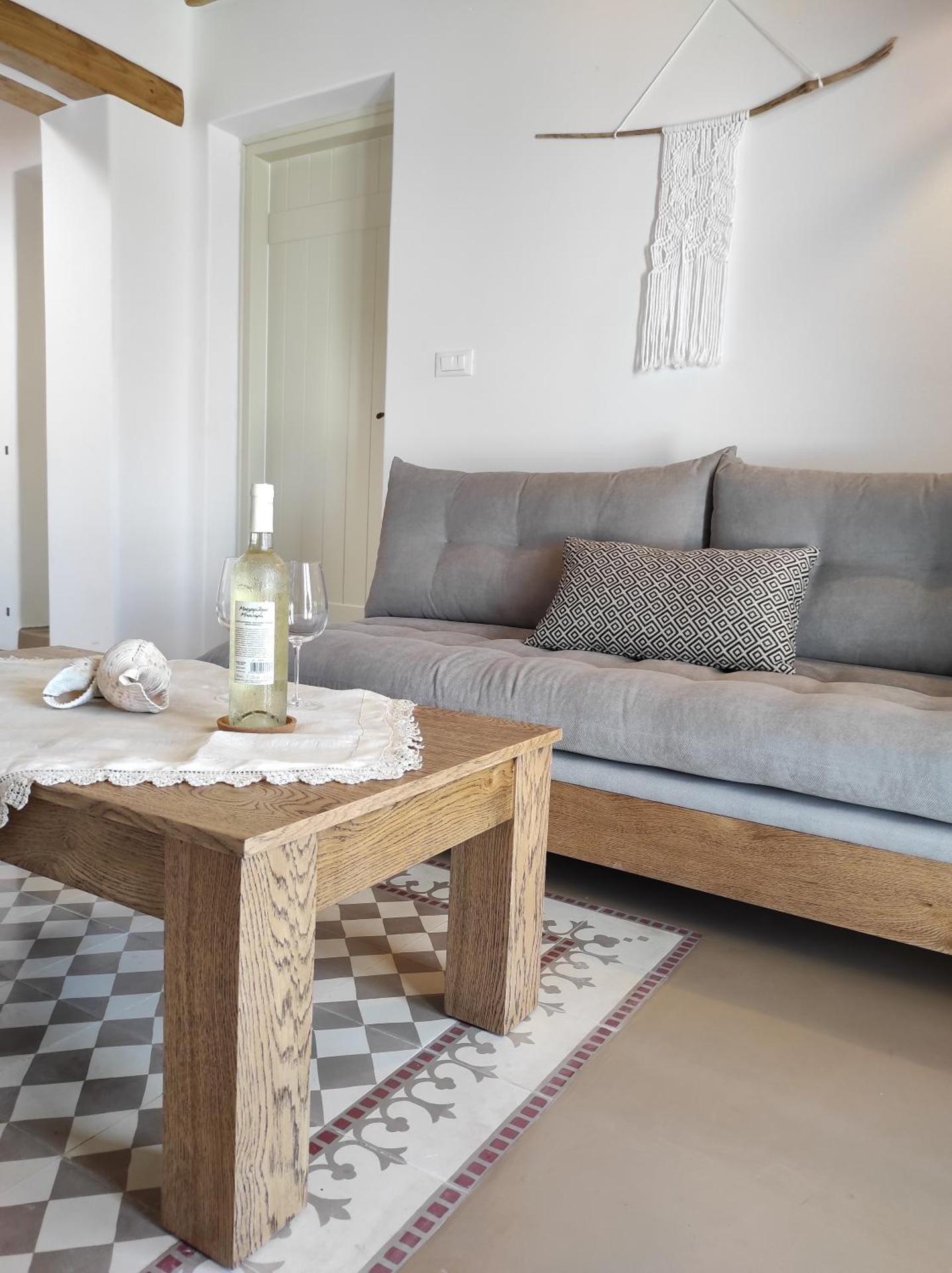 Traditional suites in Chora Kythnos #5