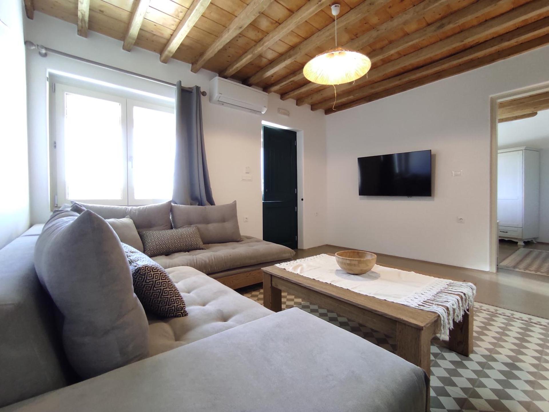 Traditional suites in Chora Kythnos #6