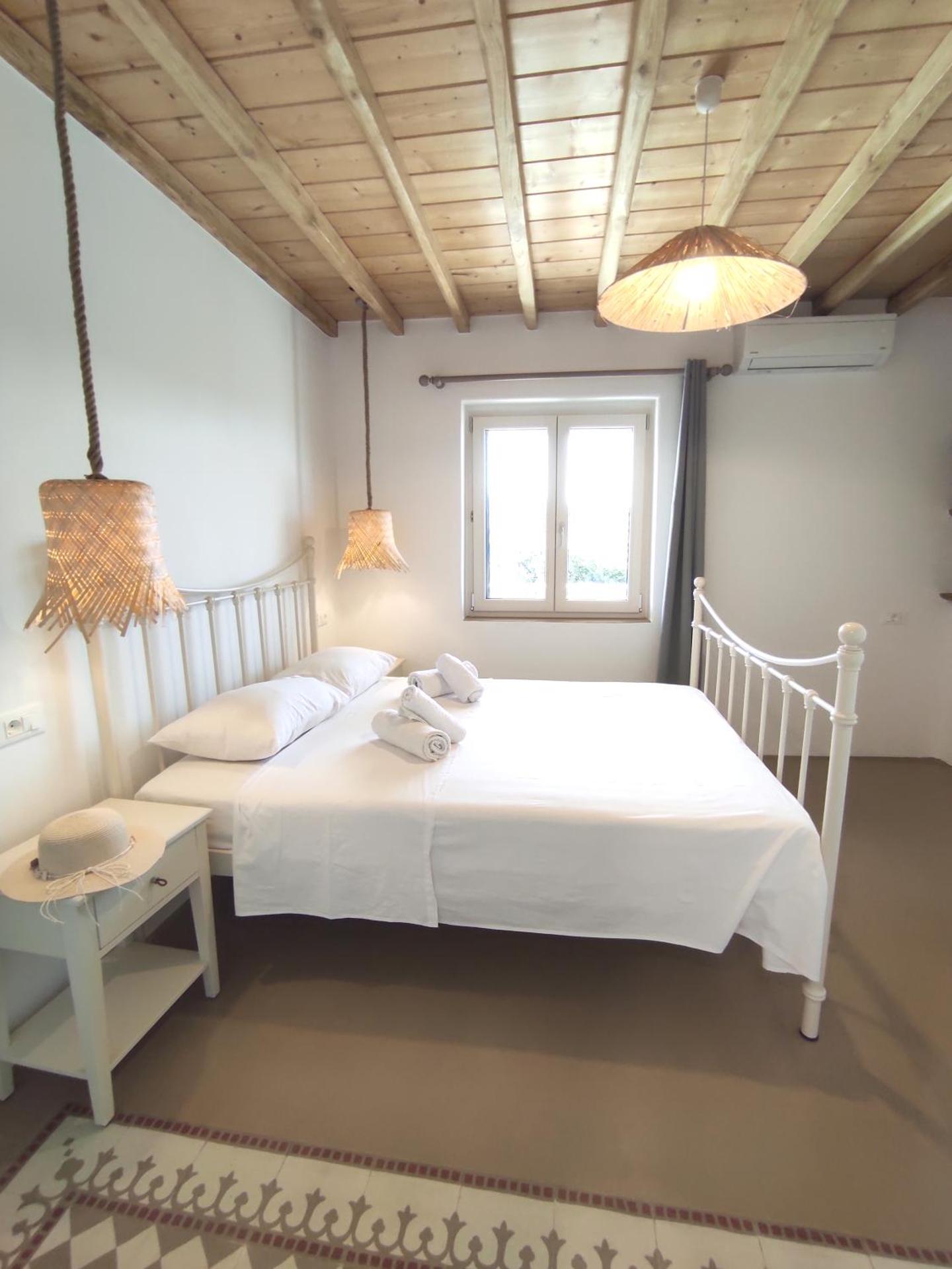Traditional suites in Chora Kythnos #6