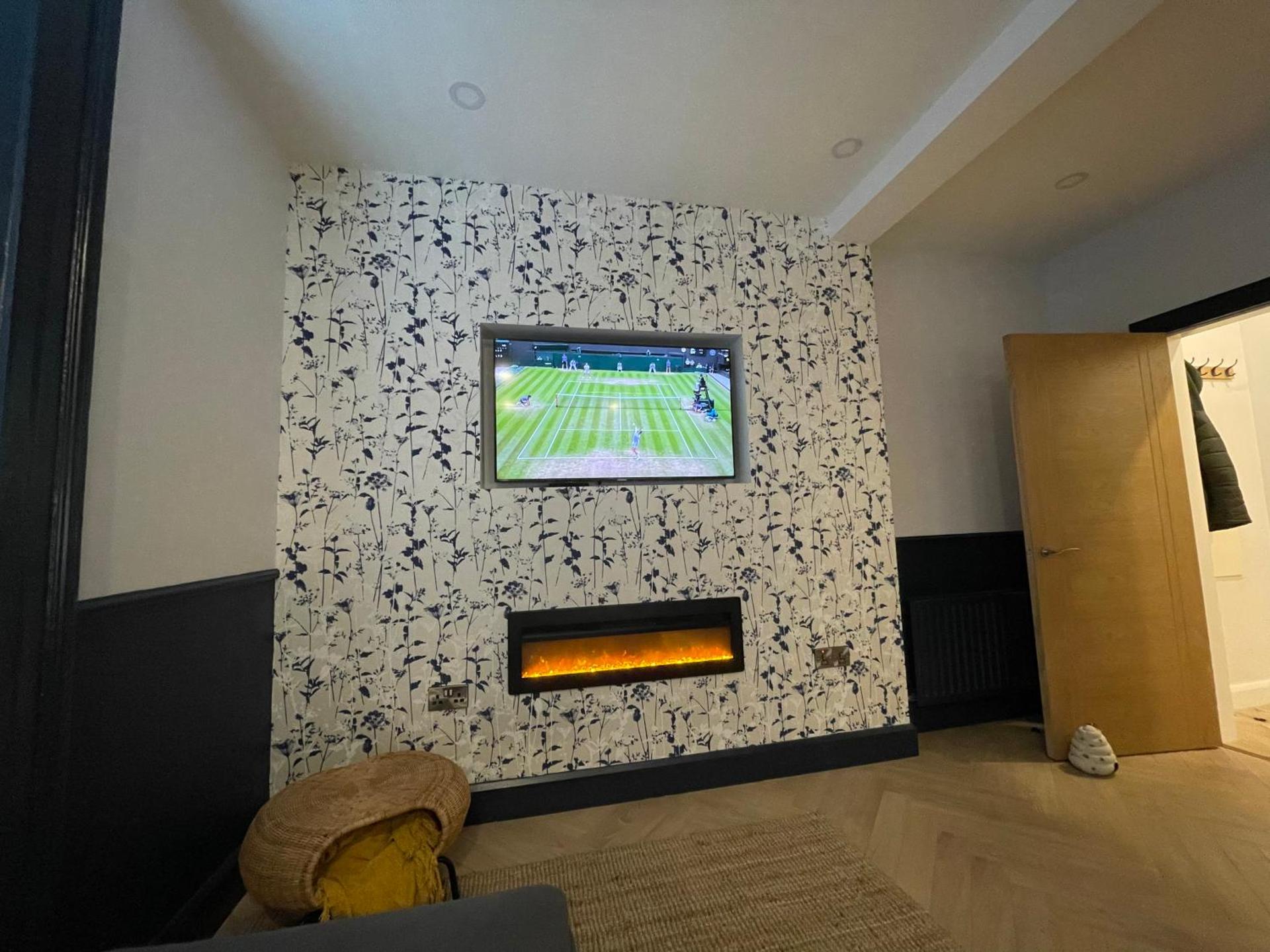 Communal lounge/ TV room