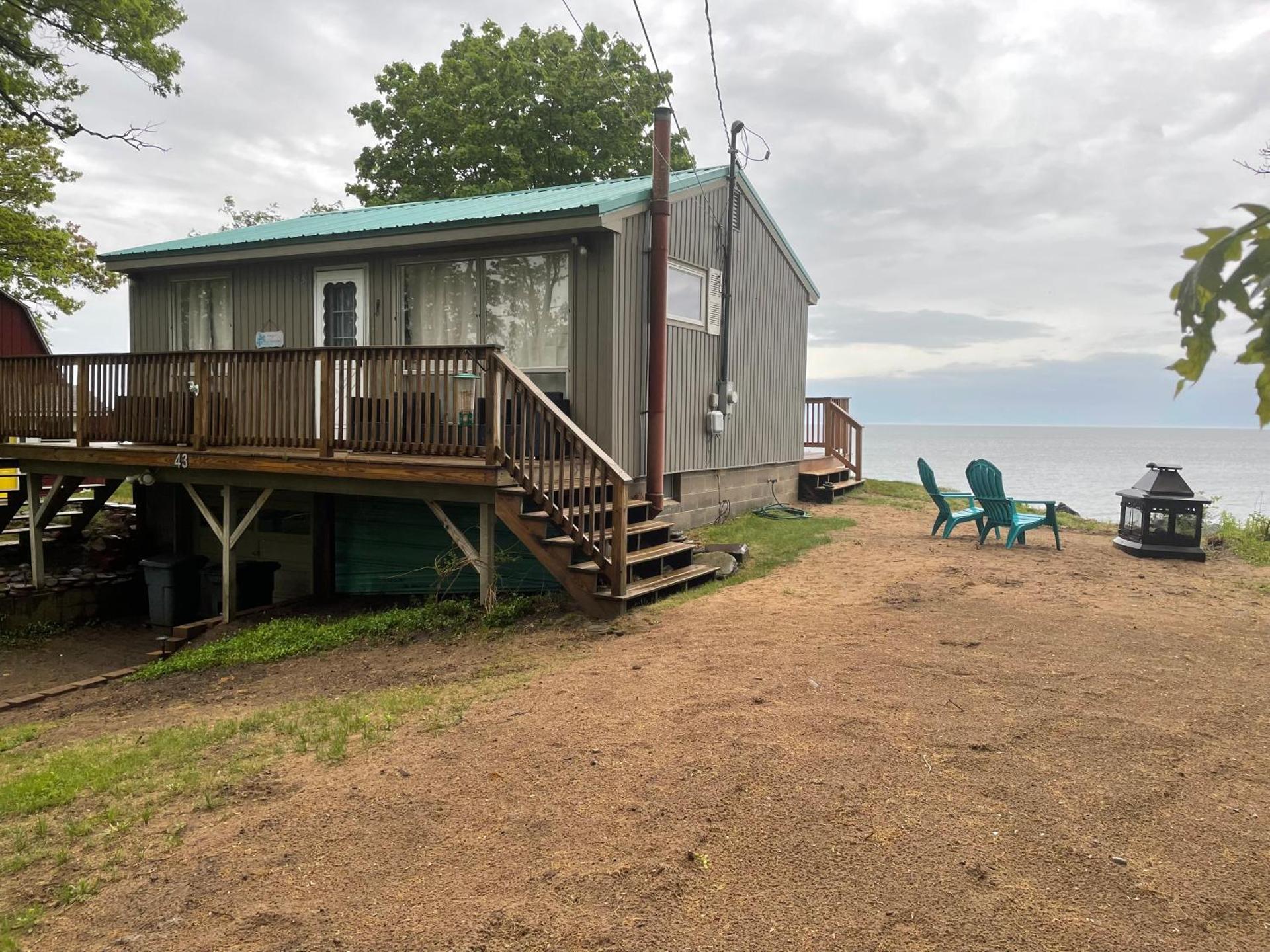 Cozy LAKE ONTARIO WATERFRONT Breathtaking Views!