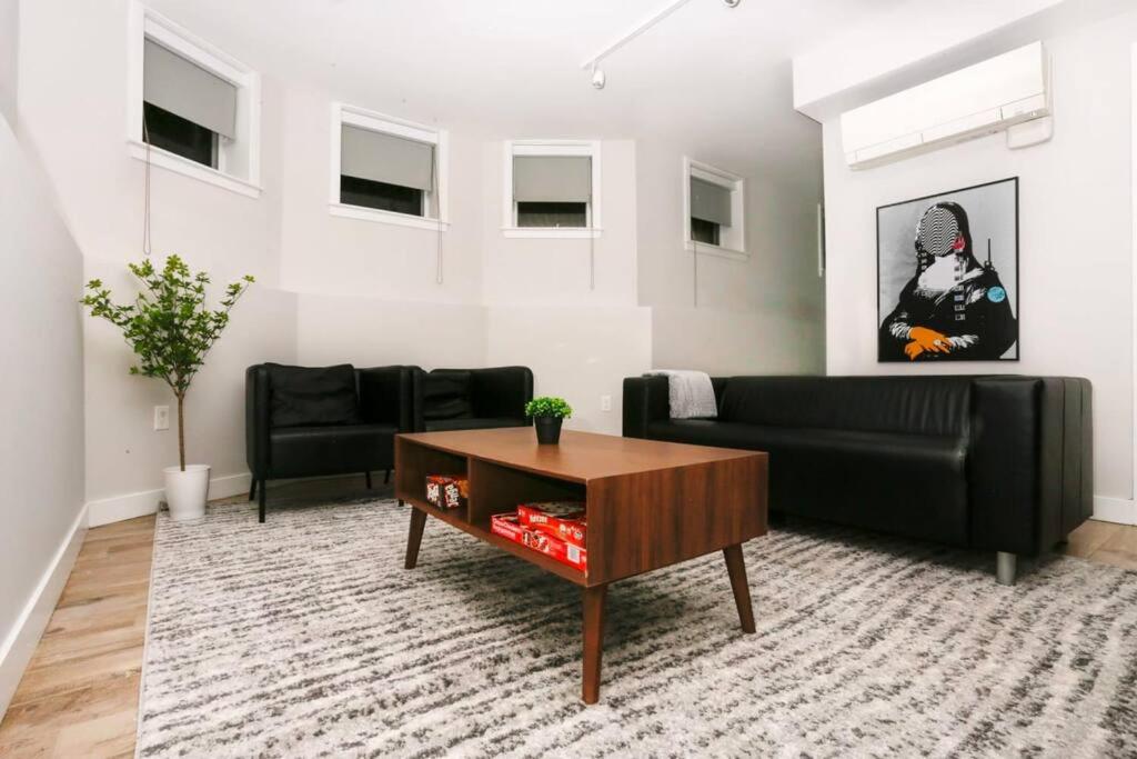 Newly Renovated 2bed, 2bath private apartment, minutes from Boston.