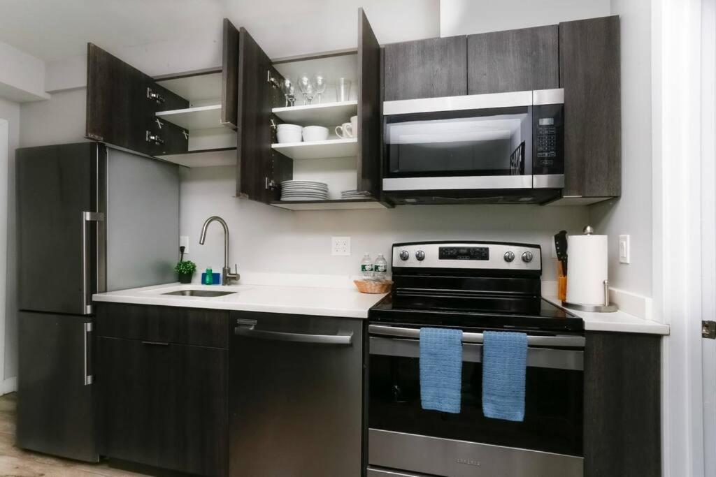 Newly Renovated 2bed, 2bath private apartment, minutes from Boston.