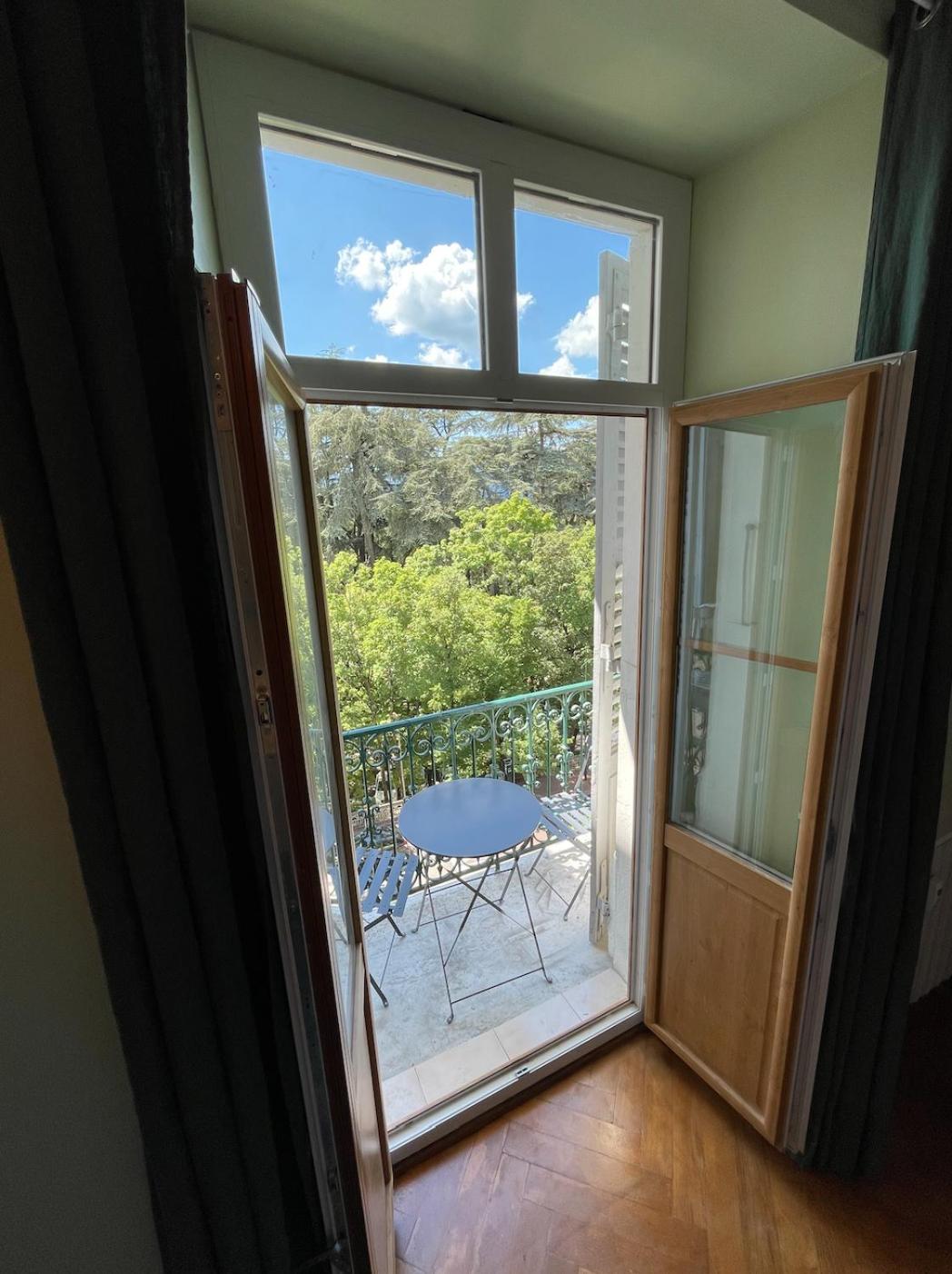 Le Beau Site Grand Hotel - lovely heritage cocoon Aix-les-Bains central park