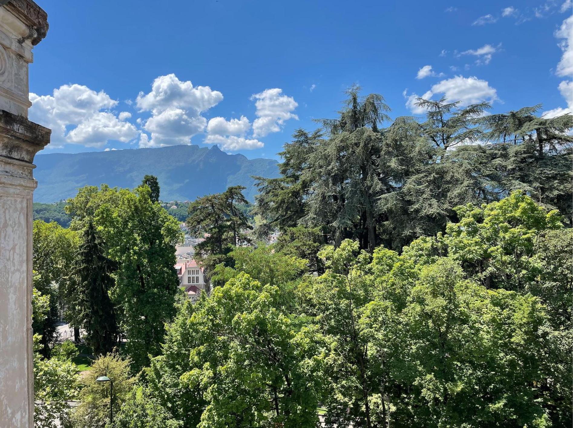 Le Beau Site Grand Hotel - lovely heritage cocoon Aix-les-Bains central park