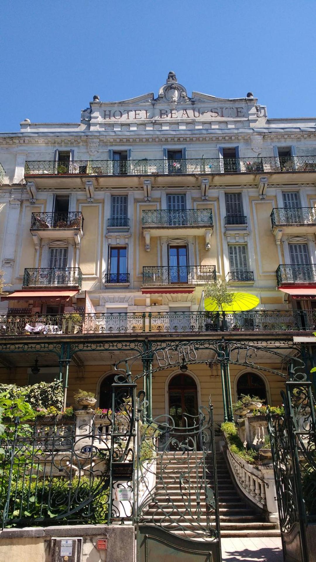 Le Beau Site Grand Hotel - lovely heritage cocoon Aix-les-Bains central park