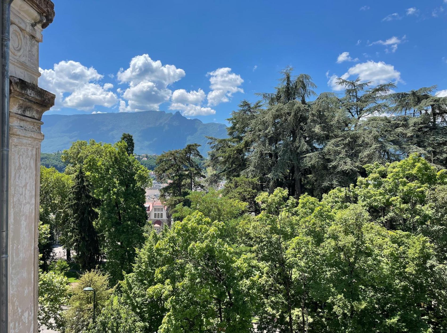 Le Beau Site Grand Hotel - lovely heritage cocoon Aix-les-Bains central park