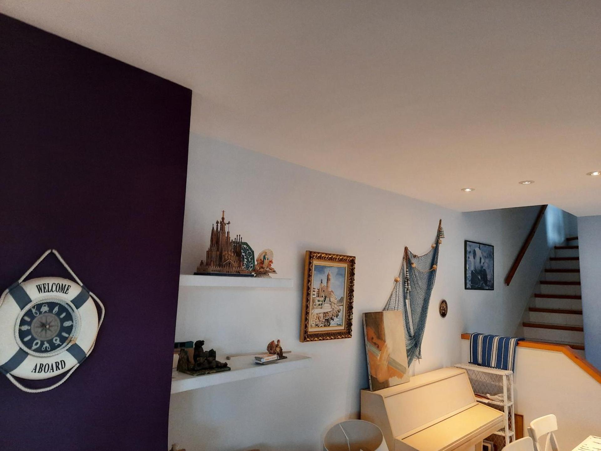 Cosy house with garden infront of the sea