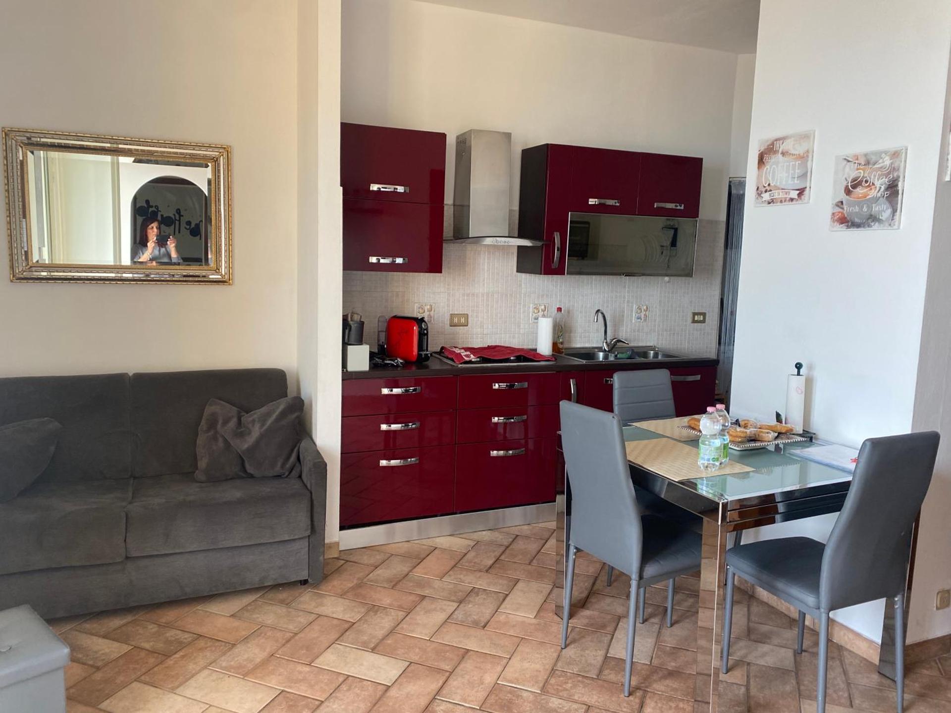 BILOCALE VISTA MARE CON POSTO AUTO