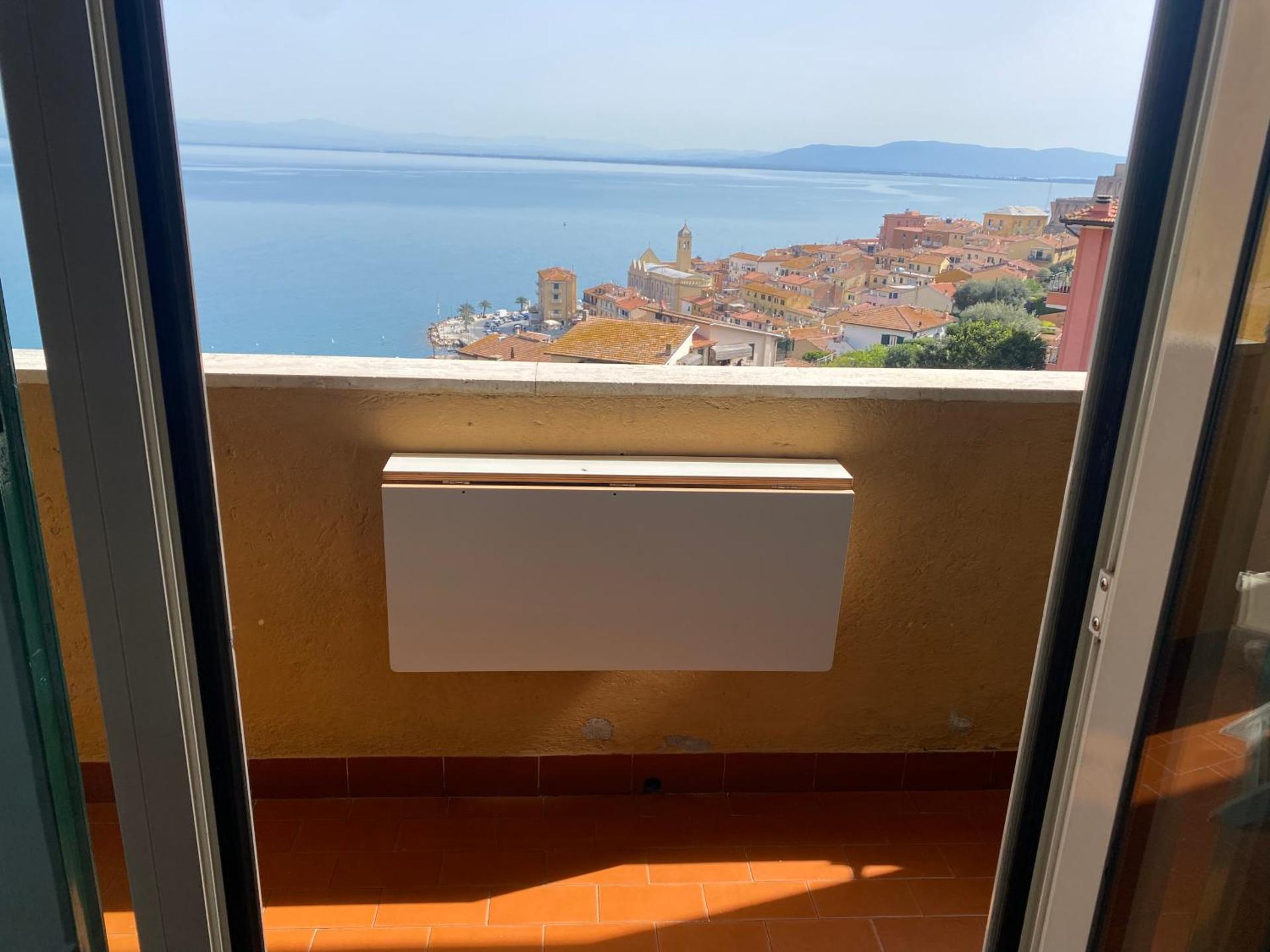 BILOCALE VISTA MARE CON POSTO AUTO