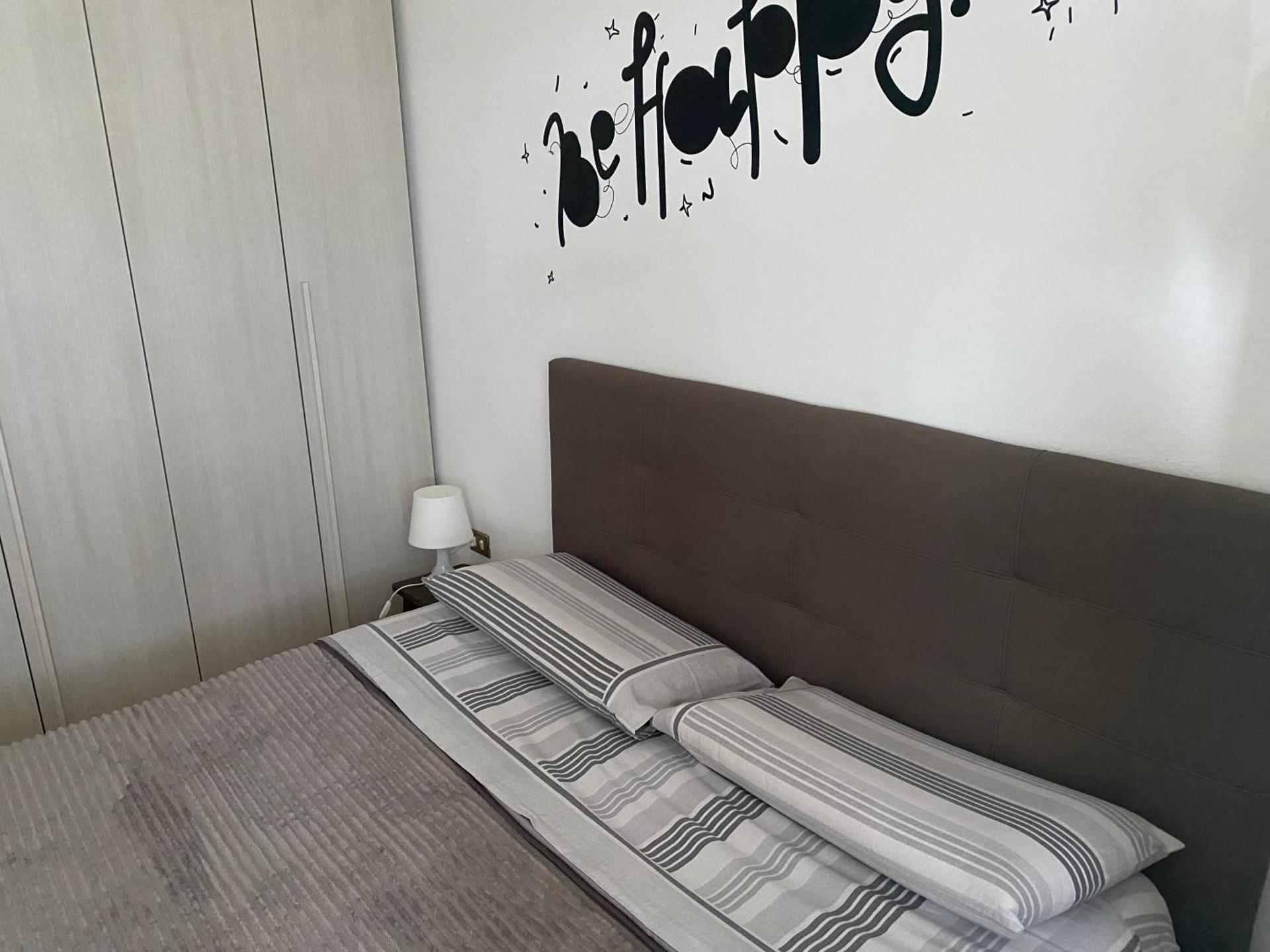 BILOCALE VISTA MARE CON POSTO AUTO