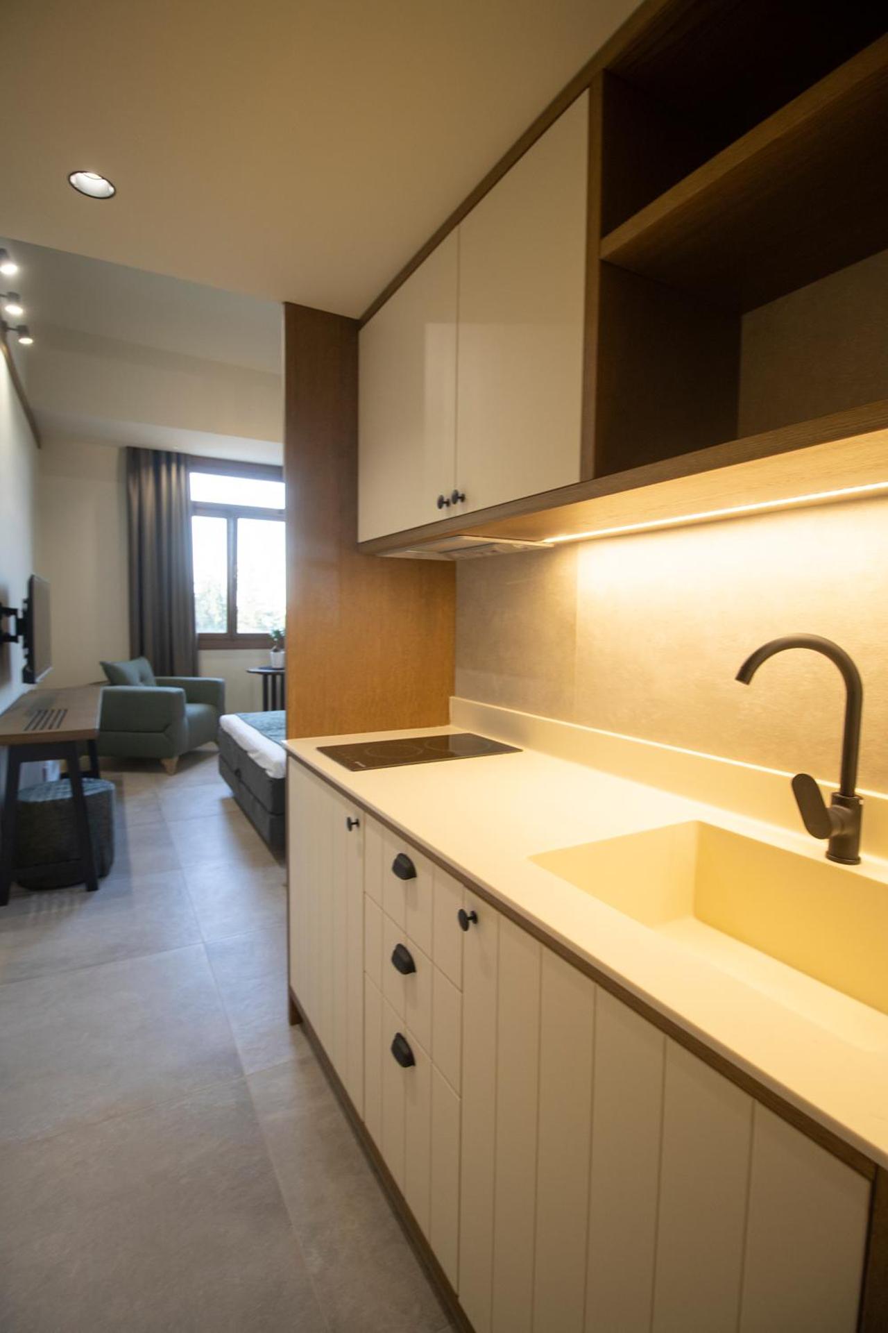 Kitchen or kitchenette