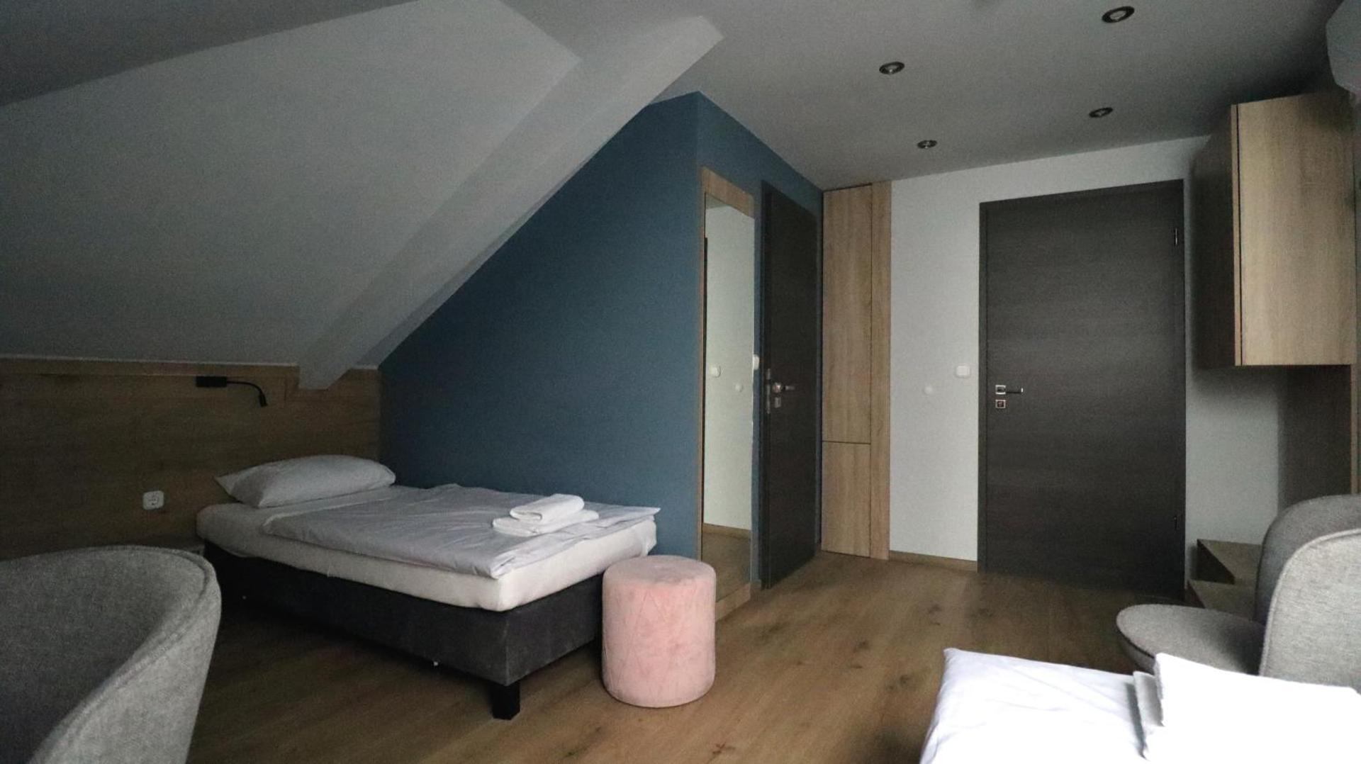 Driepersoonskamer met Eigen Badkamer