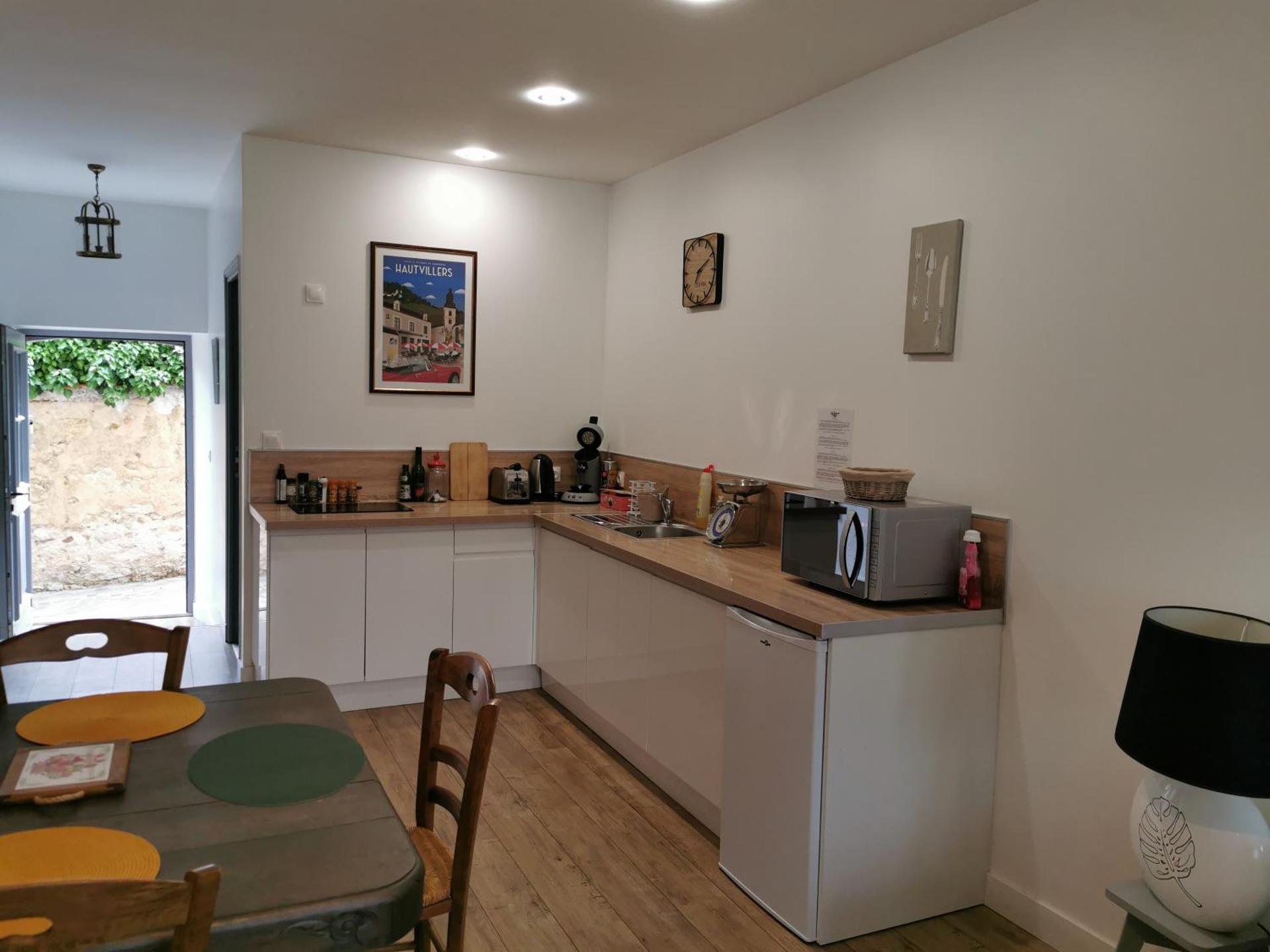 Kitchen or kitchenette