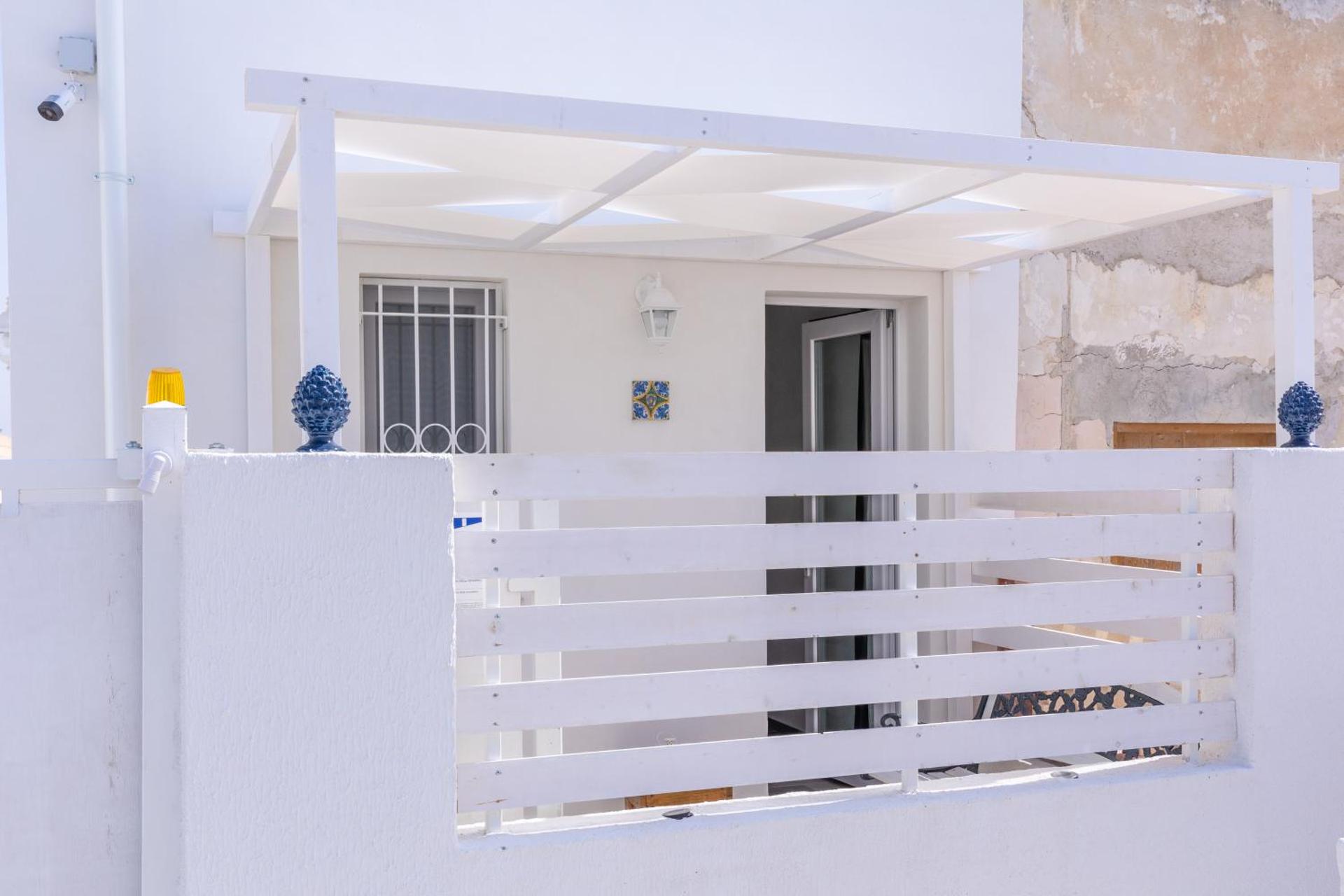 Villa Pasitea fronte mare