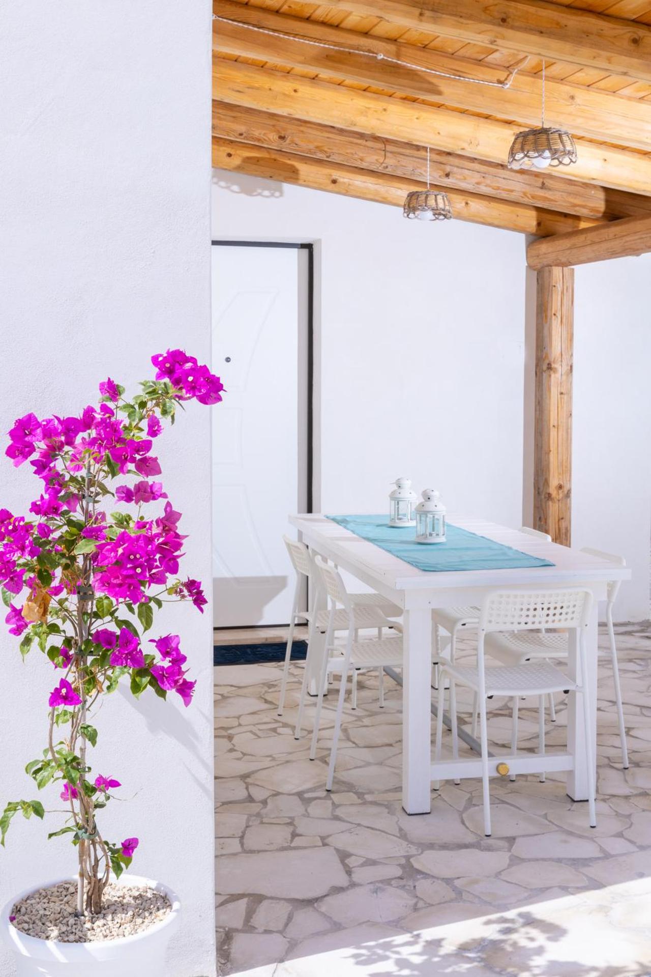 Villa Pasitea fronte mare