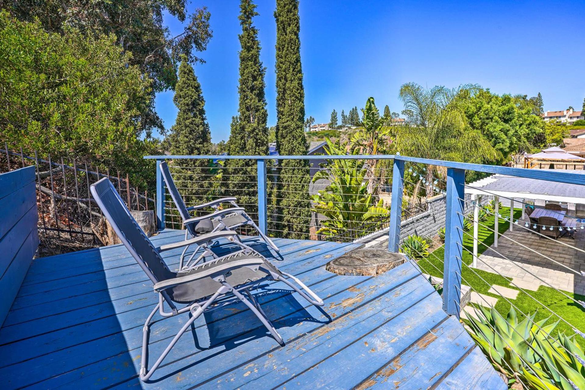 Sunny Orange County Abode with Fire Pit and Backyard!