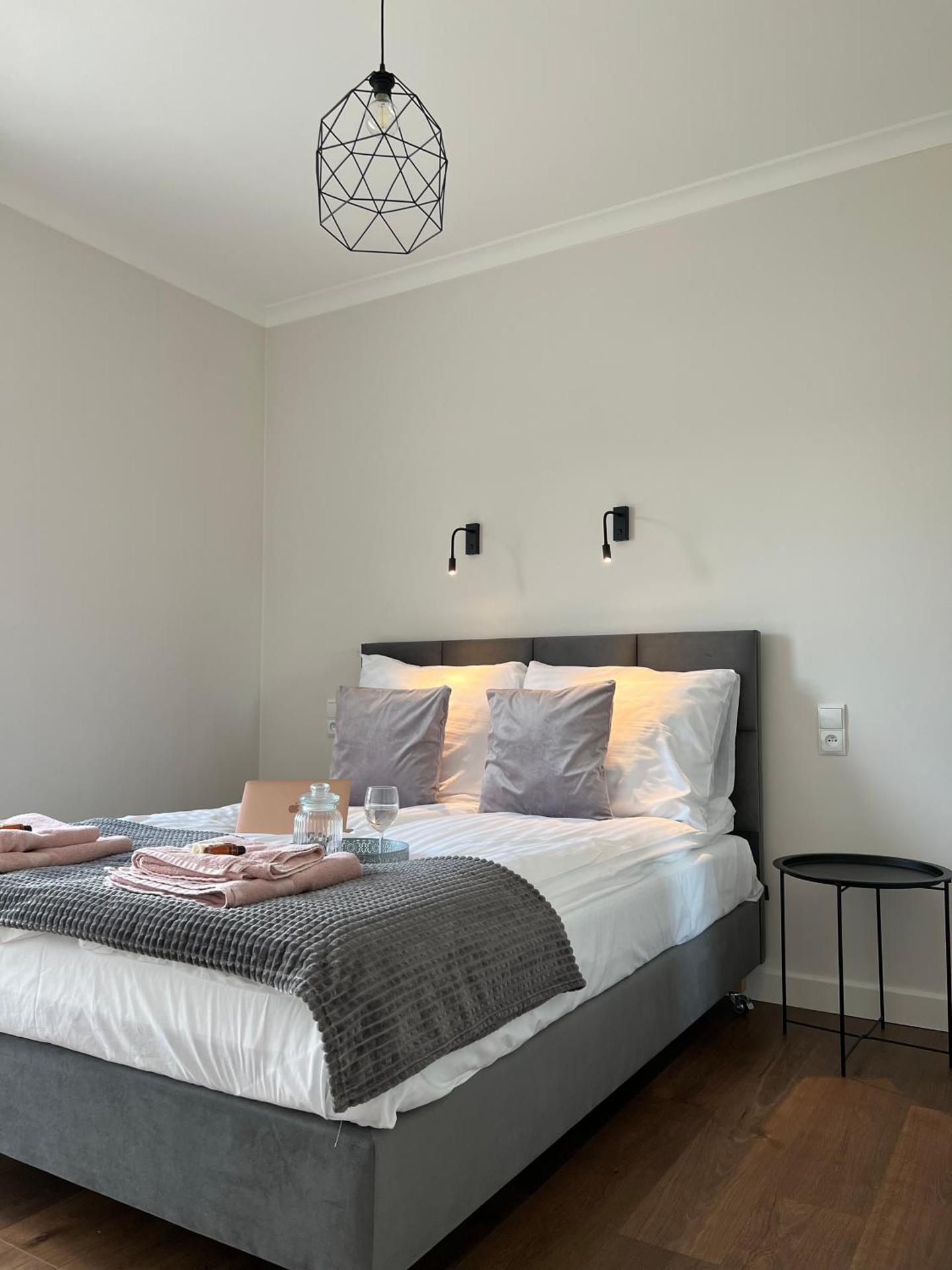 Domy na polanie-Szafirek