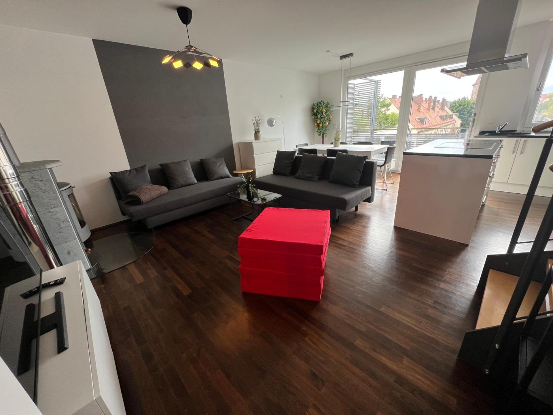 Penthouse-Wohnung - Balkon - Dachterrasse - Zentrum