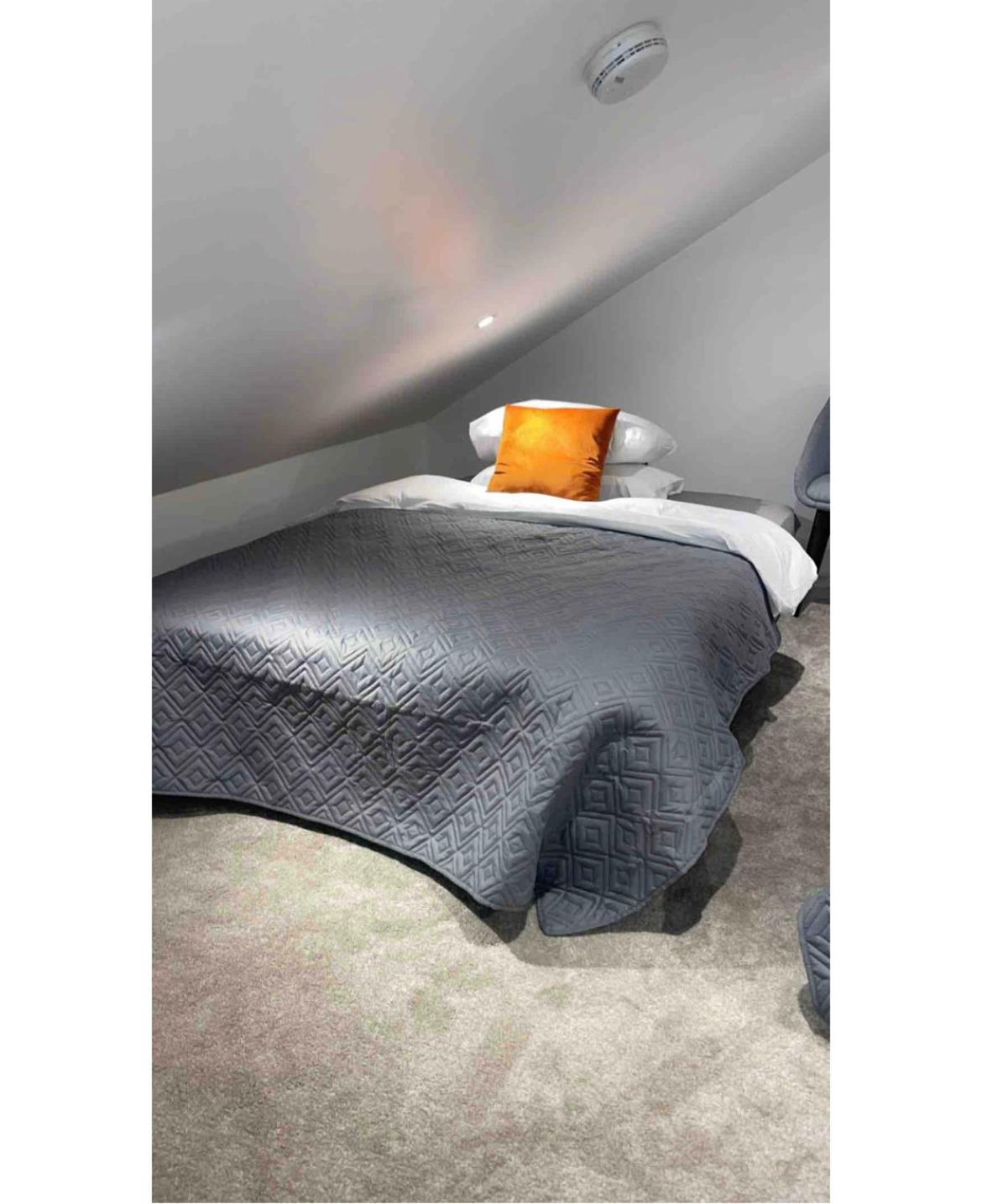 Sèid Bò - Sleeps 6 -Private 6 Person wood burning HotTub