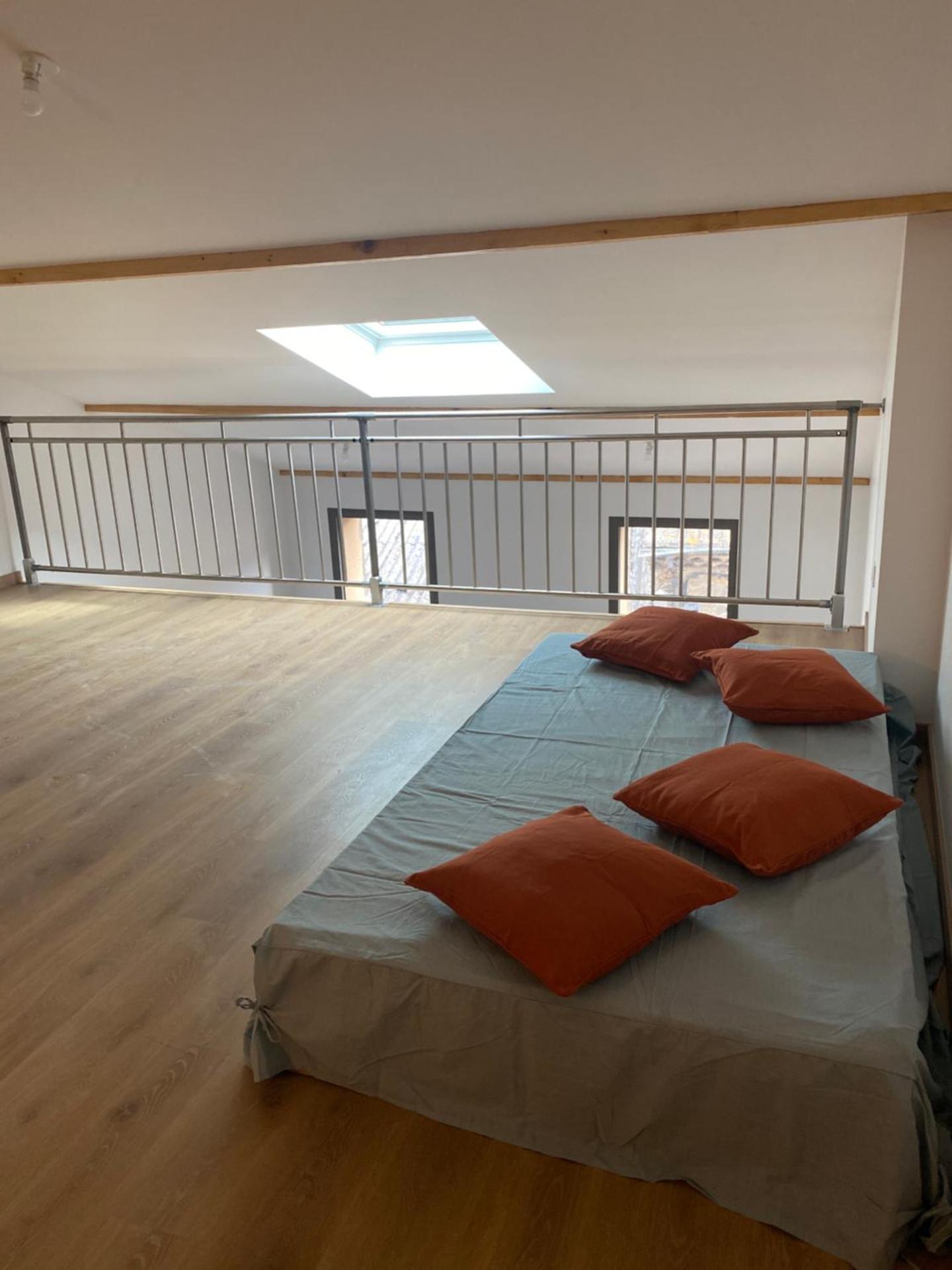 Appartements neufs avec garages dans maison de village