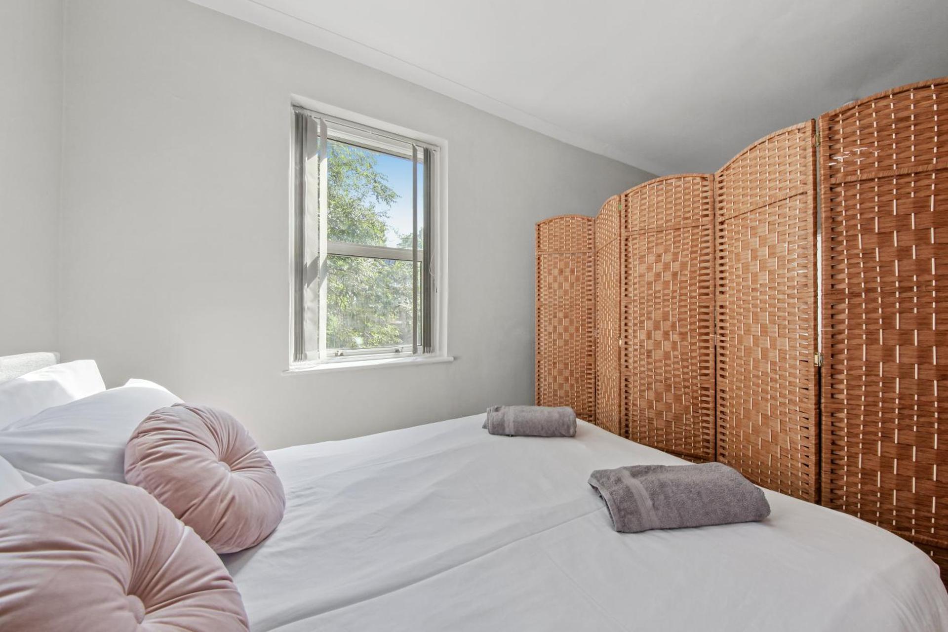 Stunning studio flat with free on-street parking!