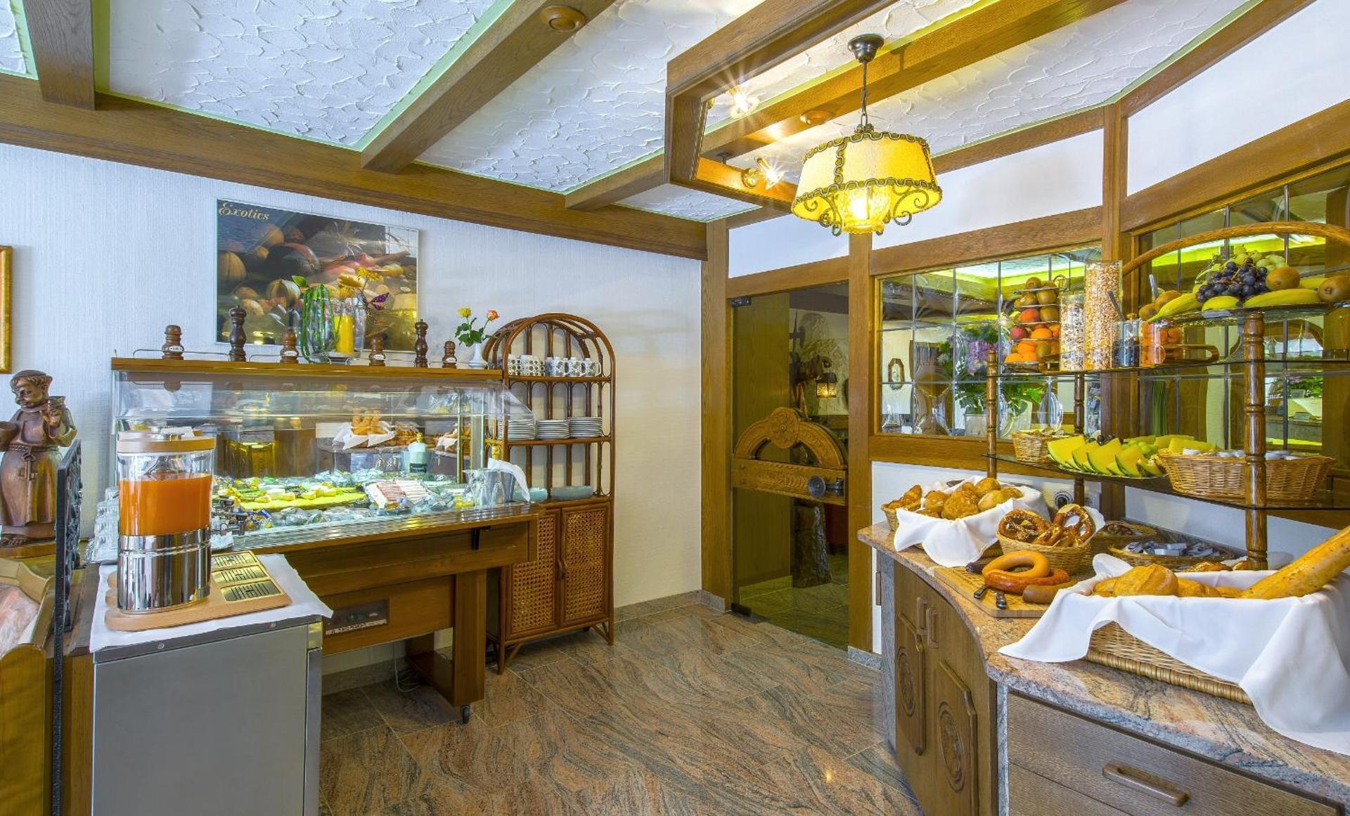 Restaurant/places to eat