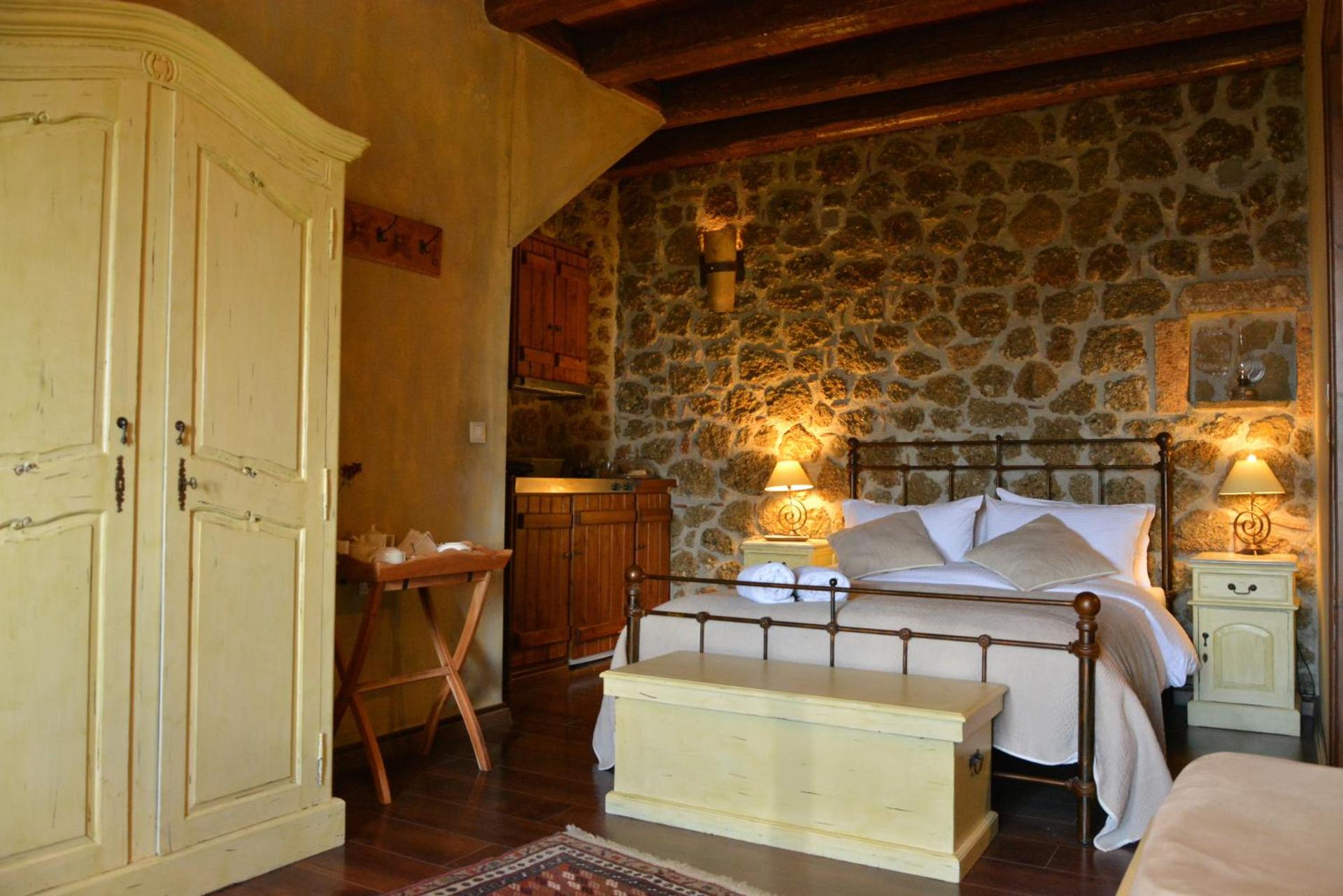 Junior Suite with Spa Bath and Fireplace (2 adults)