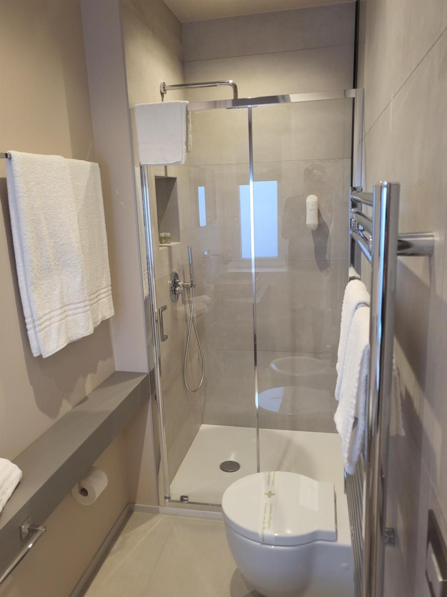 Kahden hengen huone - Double - Oma kylpyhuone