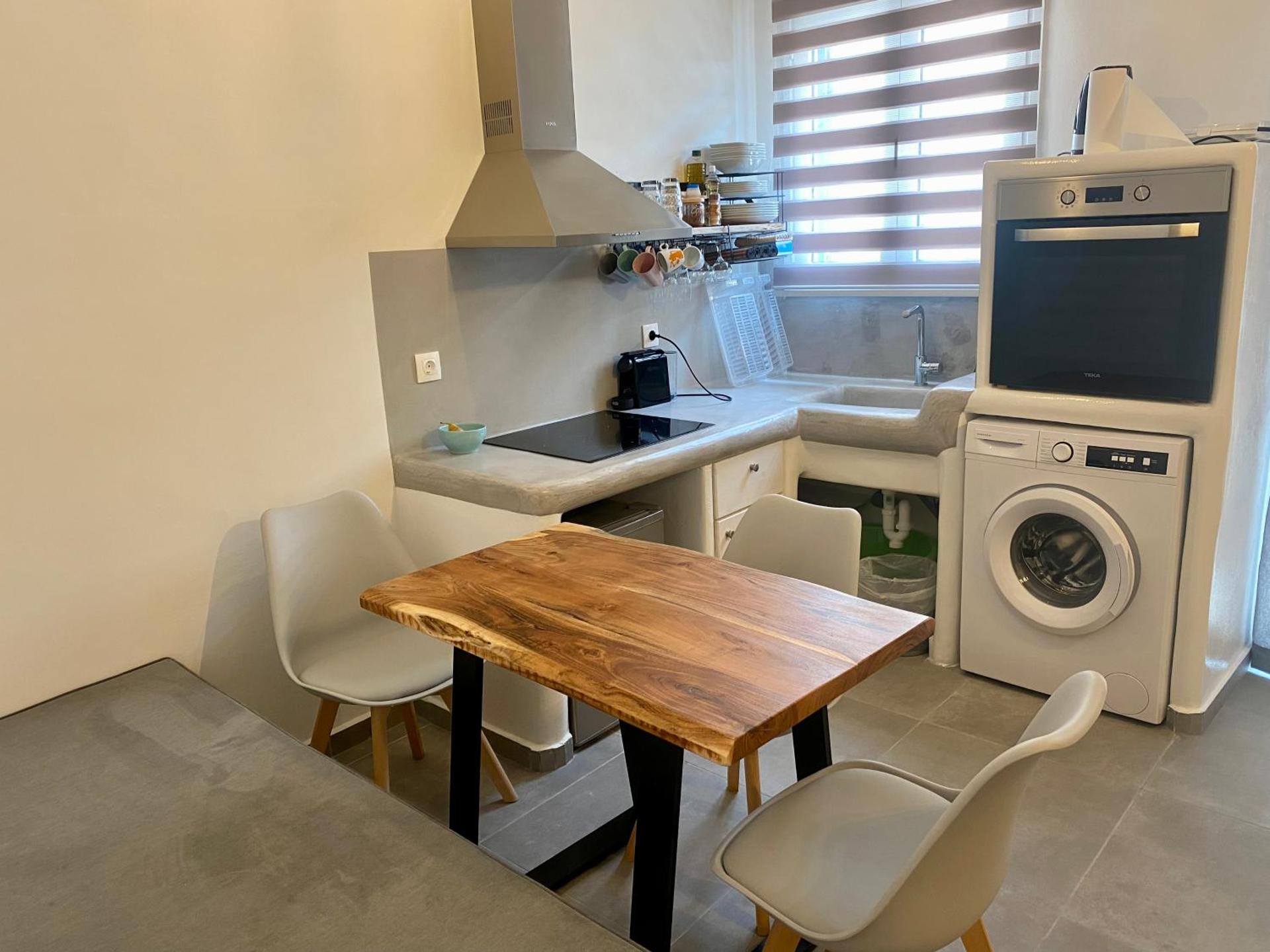 Iakovos' Luxury House