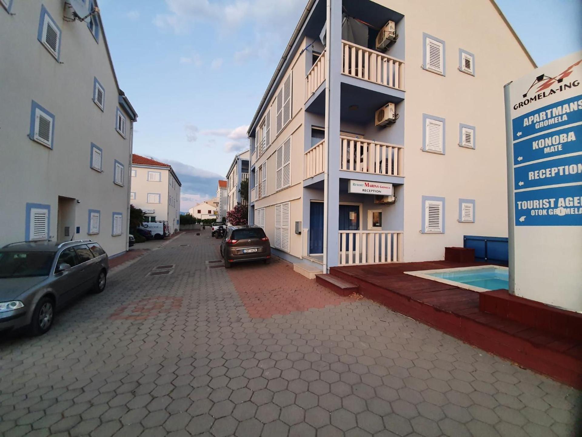 Aparthotel Marina Gromela